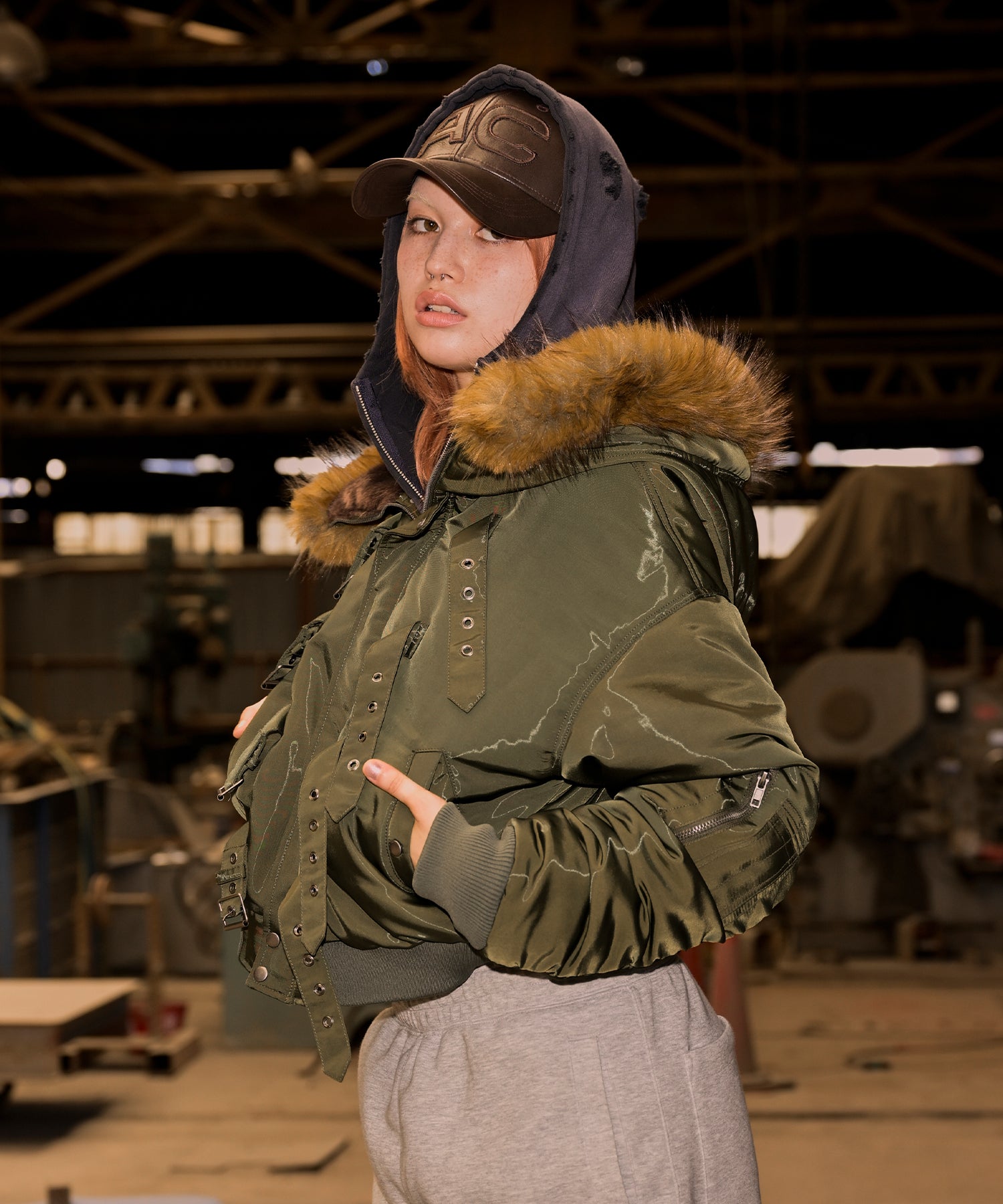 MODEL:170cm/COLOR:KHAKI/SIZE:F