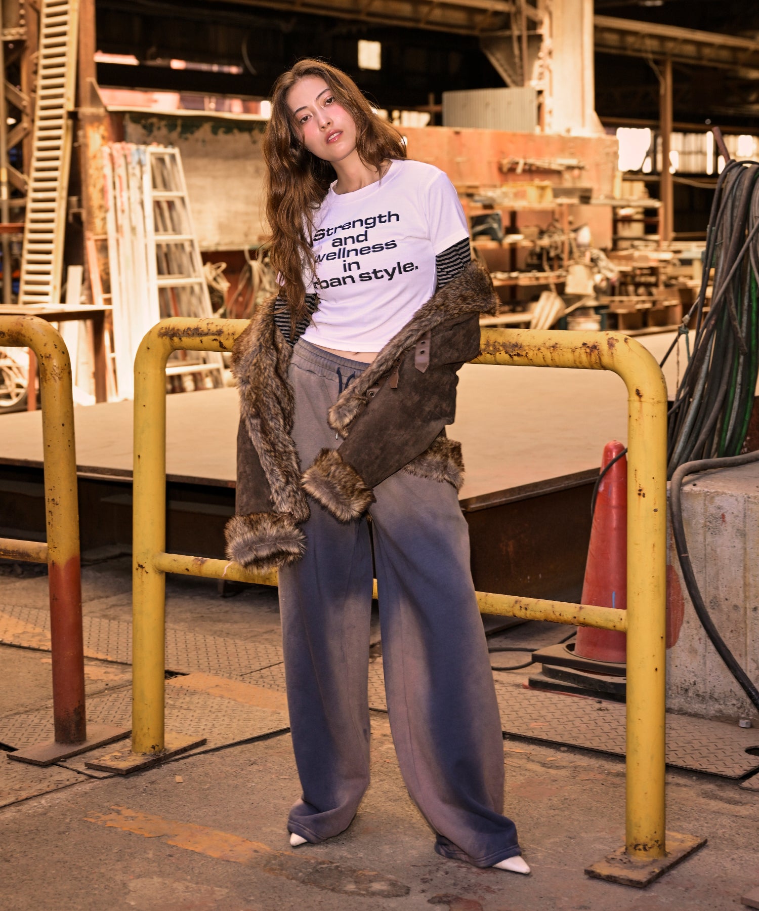 MODEL:163cm/COLOR:WHITE/SIZE:F