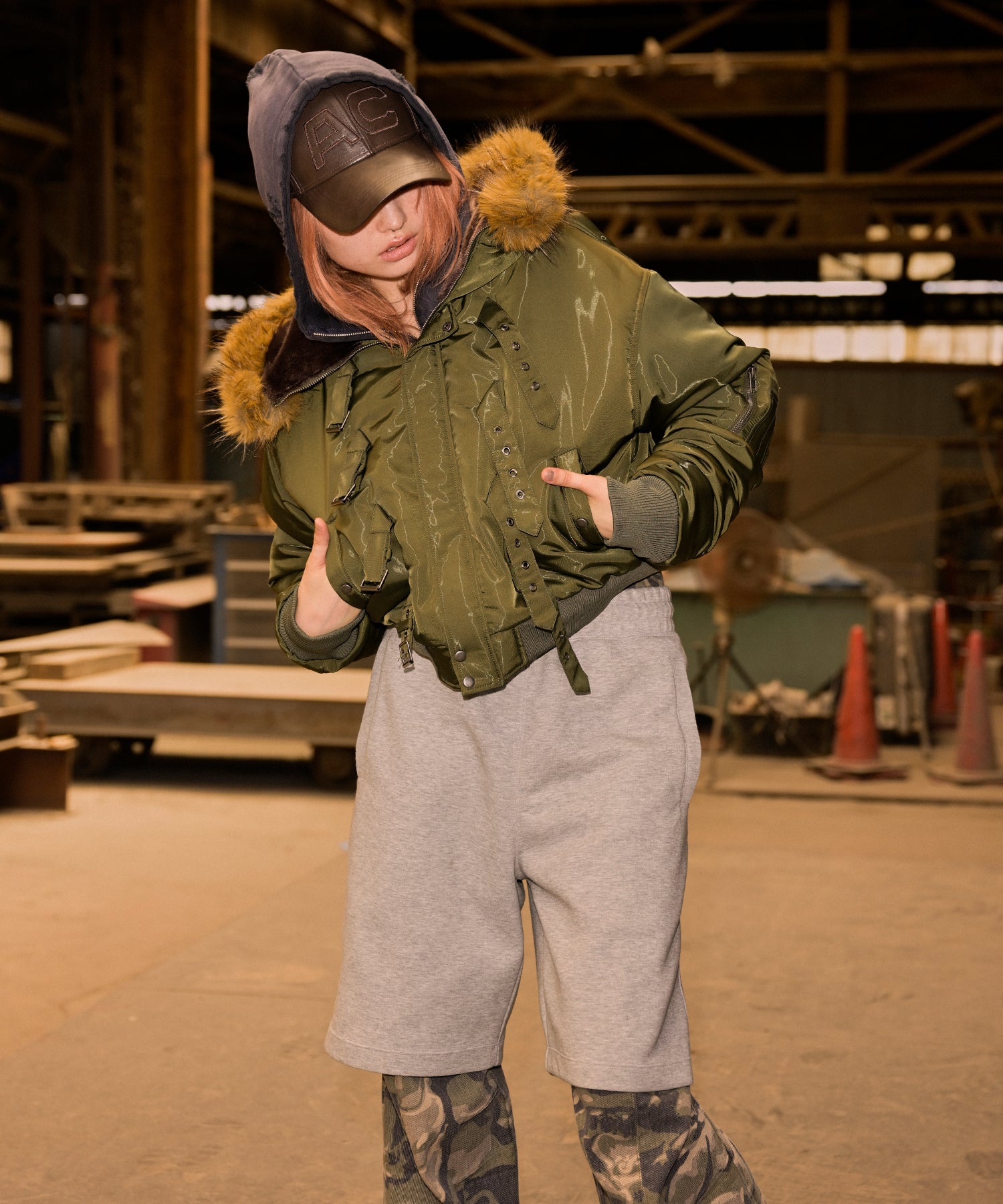 MODEL:170cm/COLOR:KHAKI/SIZE:F