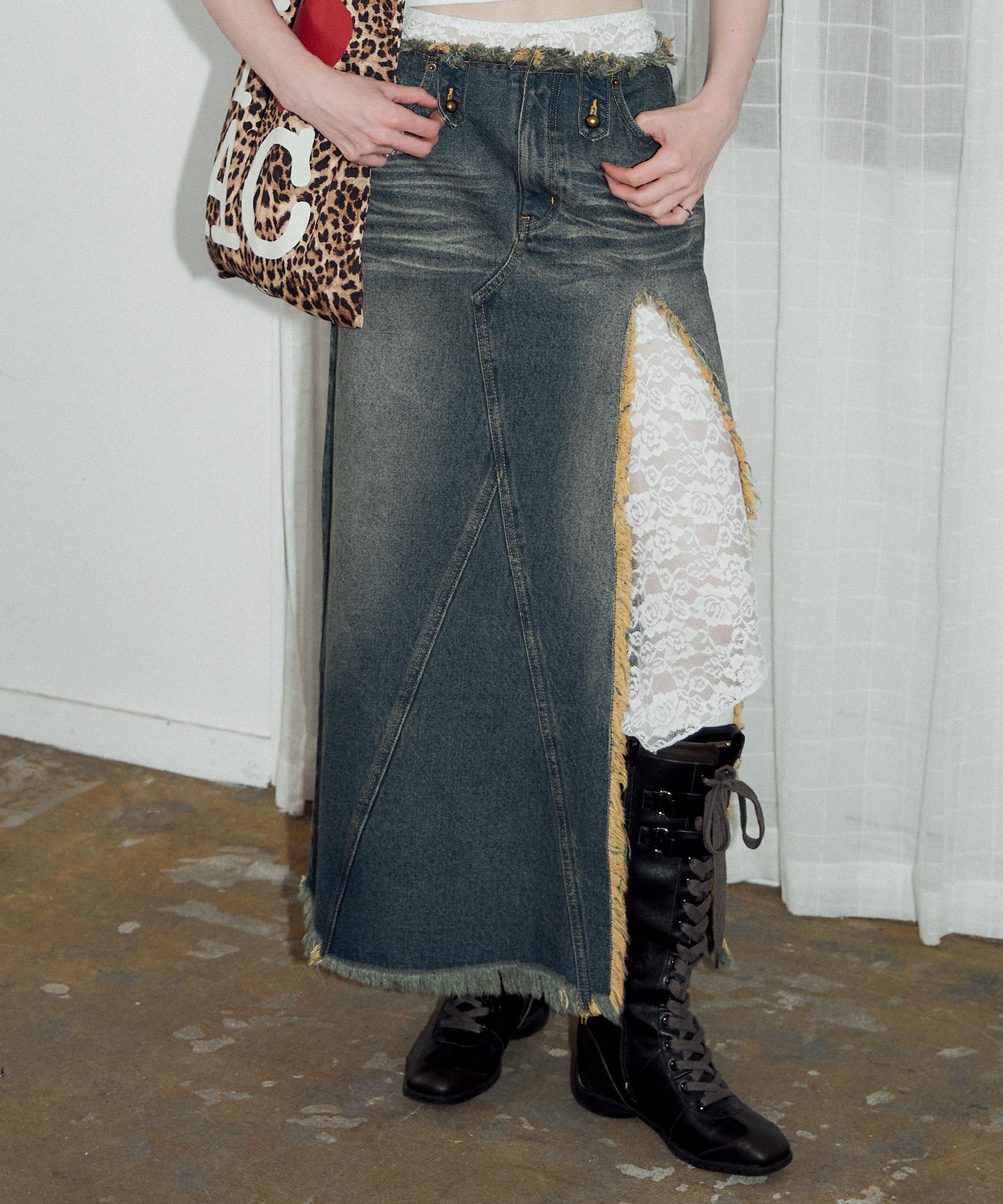 フロントスリットダメージデニムロングスカート