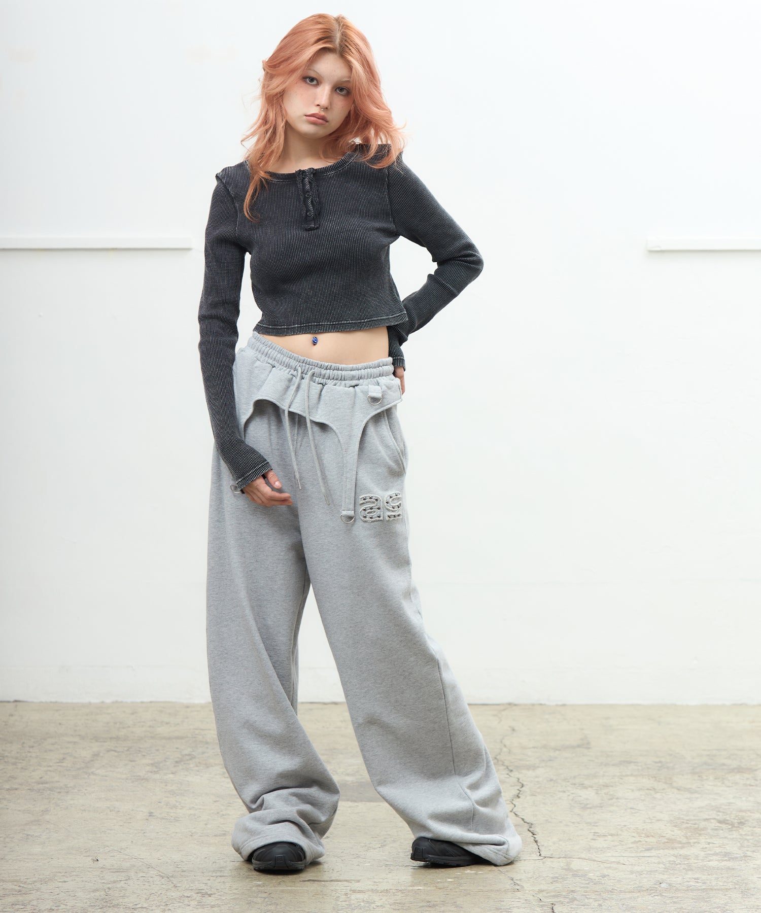 MODEL:170cm/COLOR:BLACK/SIZE:F