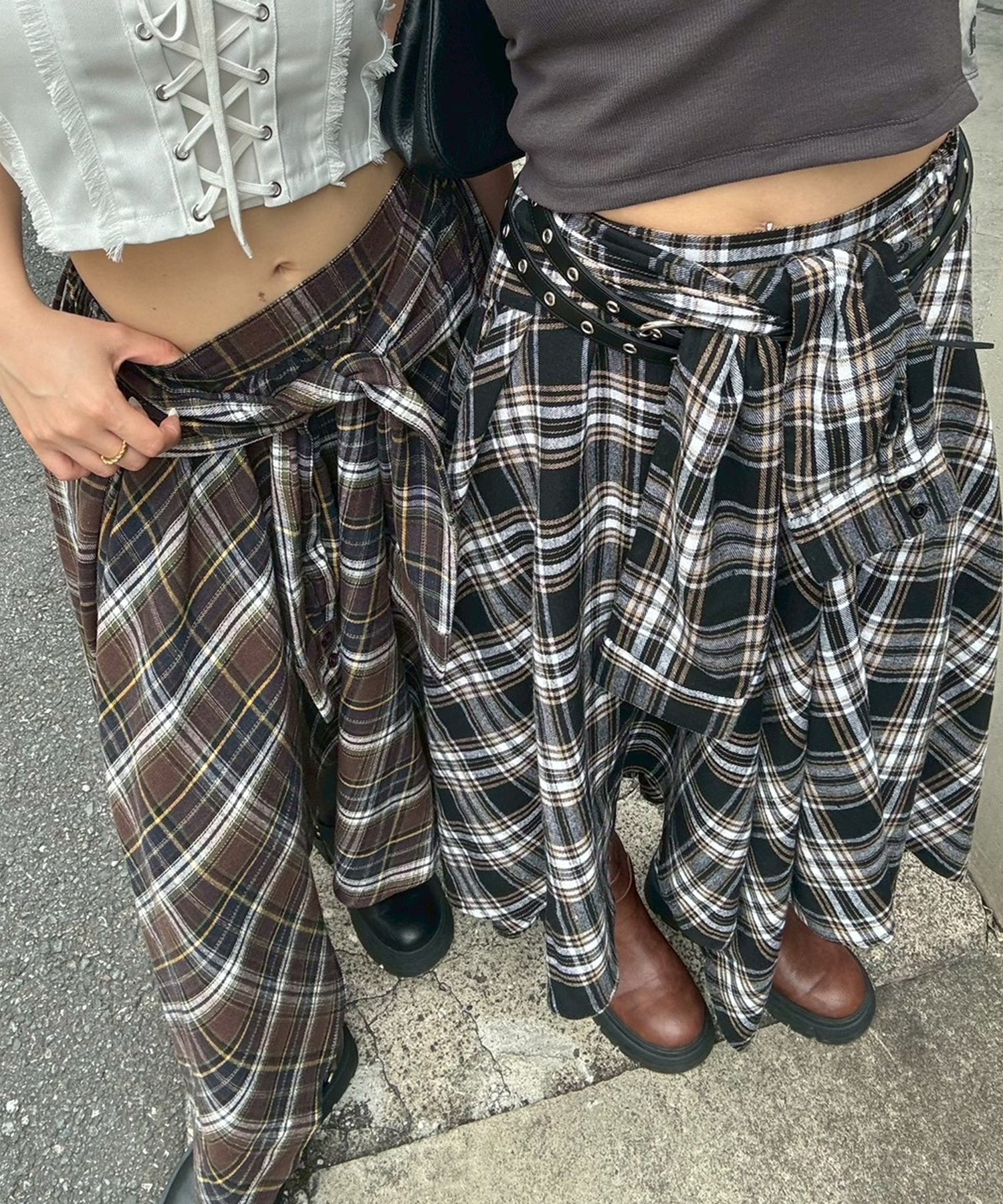 アシンメトリーチェックロングスカート