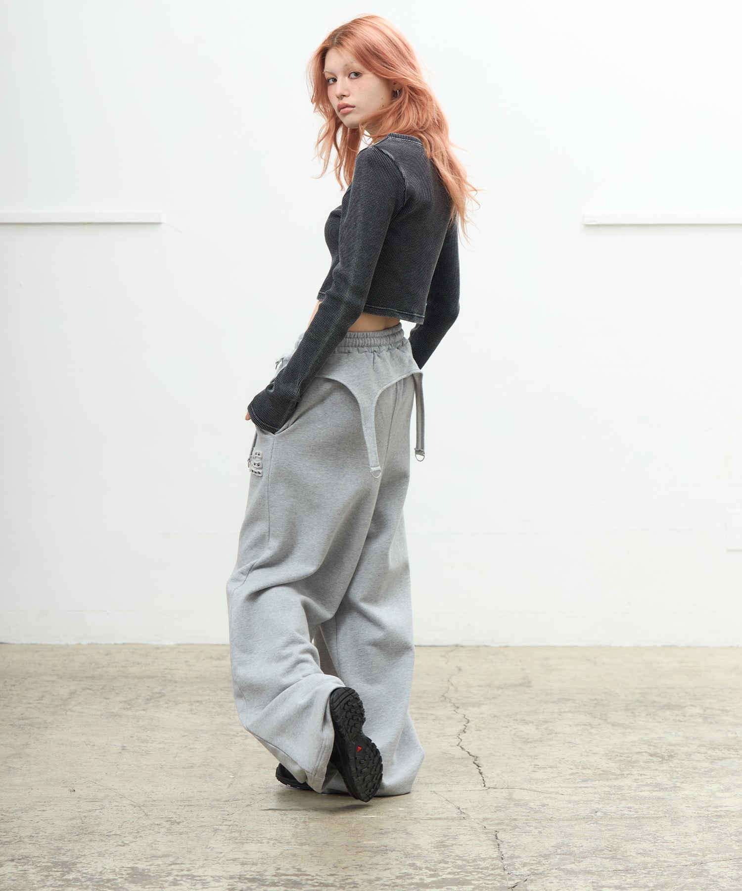MODEL:170cm/COLOR:BLACK/SIZE:F
