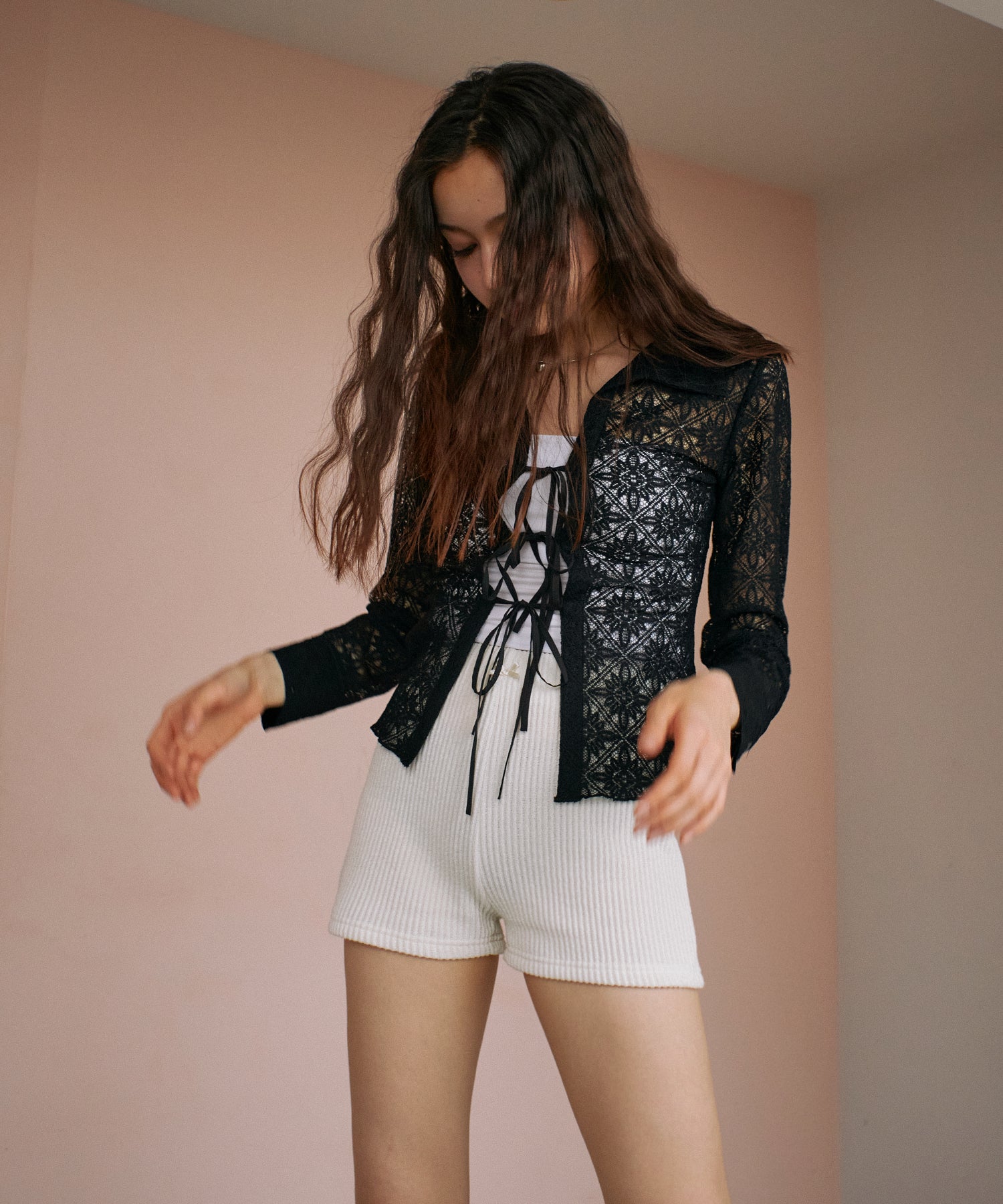 MODEL:172cm/COLOR:WHITE/SIZE:F