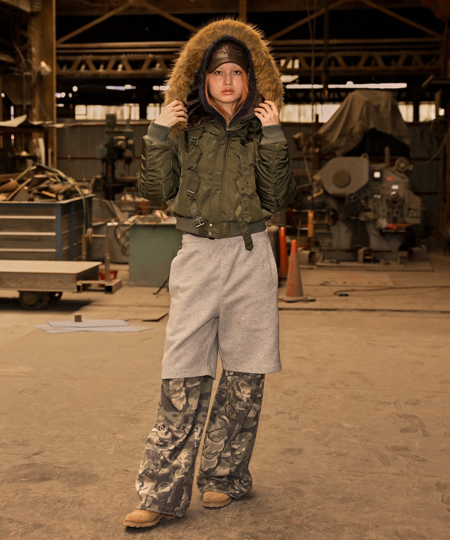 MODEL:170cm/COLOR:KHAKI/SIZE:F