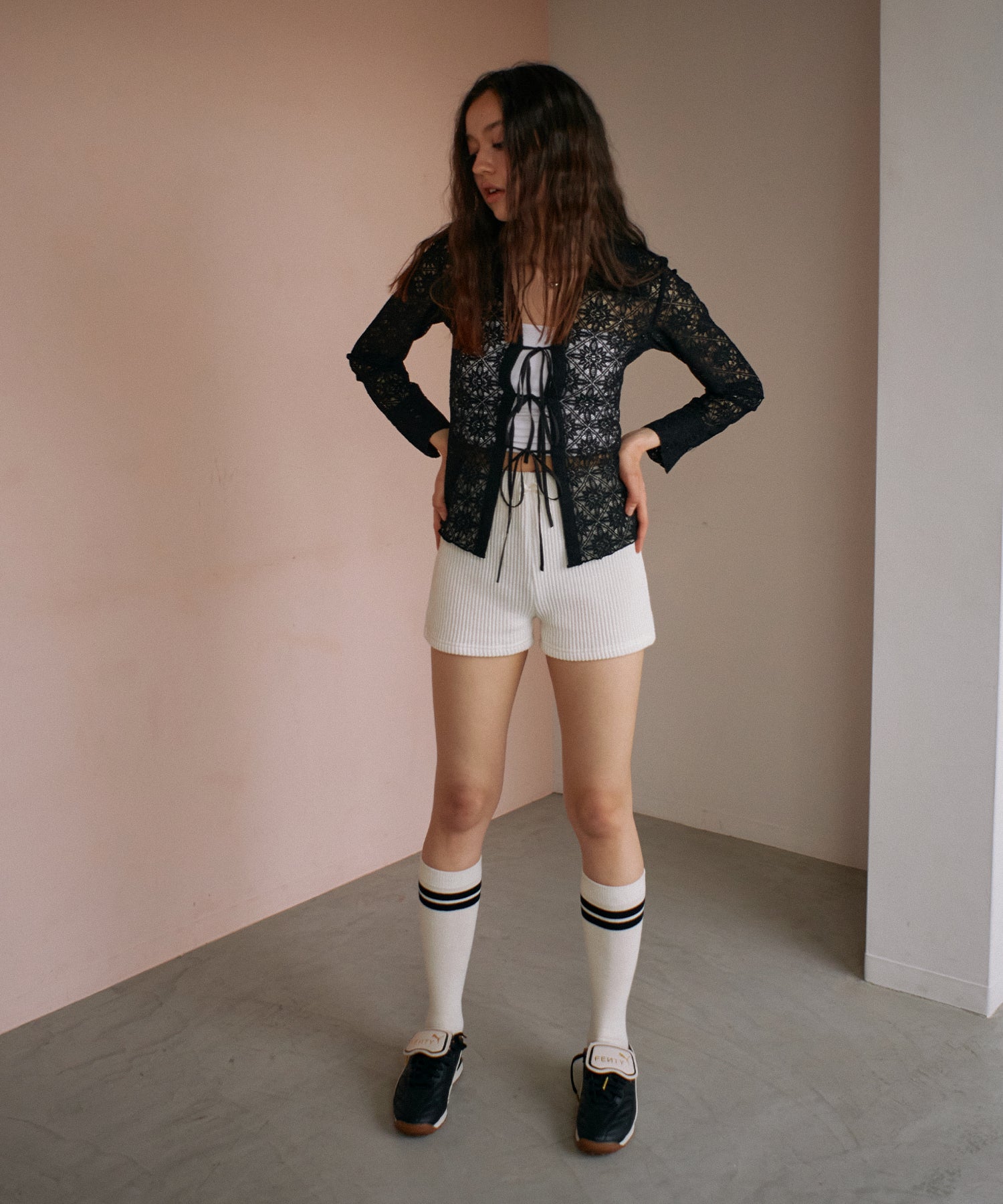 MODEL:172cm/COLOR:WHITE/SIZE:F