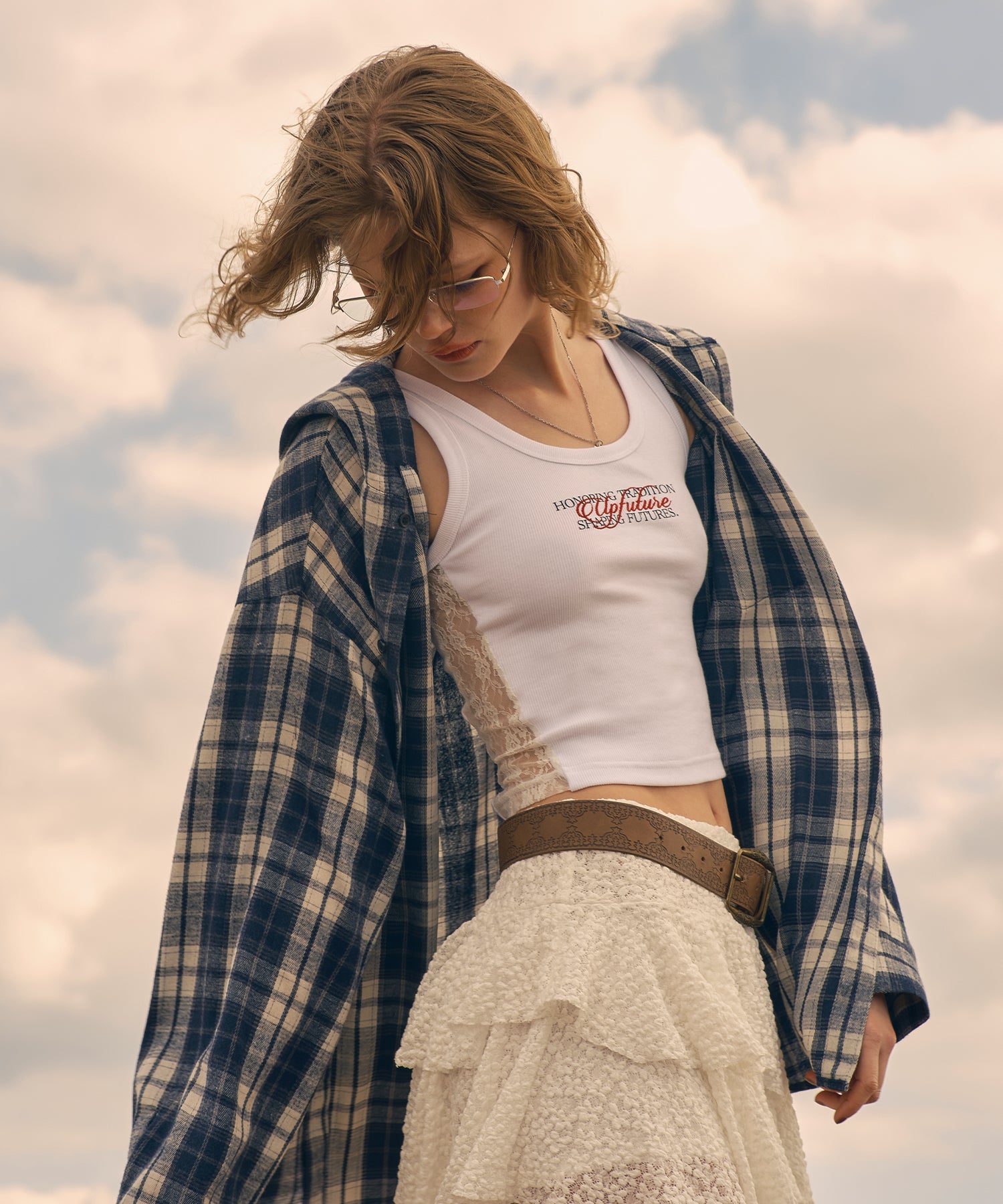 MODEL:173cm/COLOR:WHITE/SIZE:F