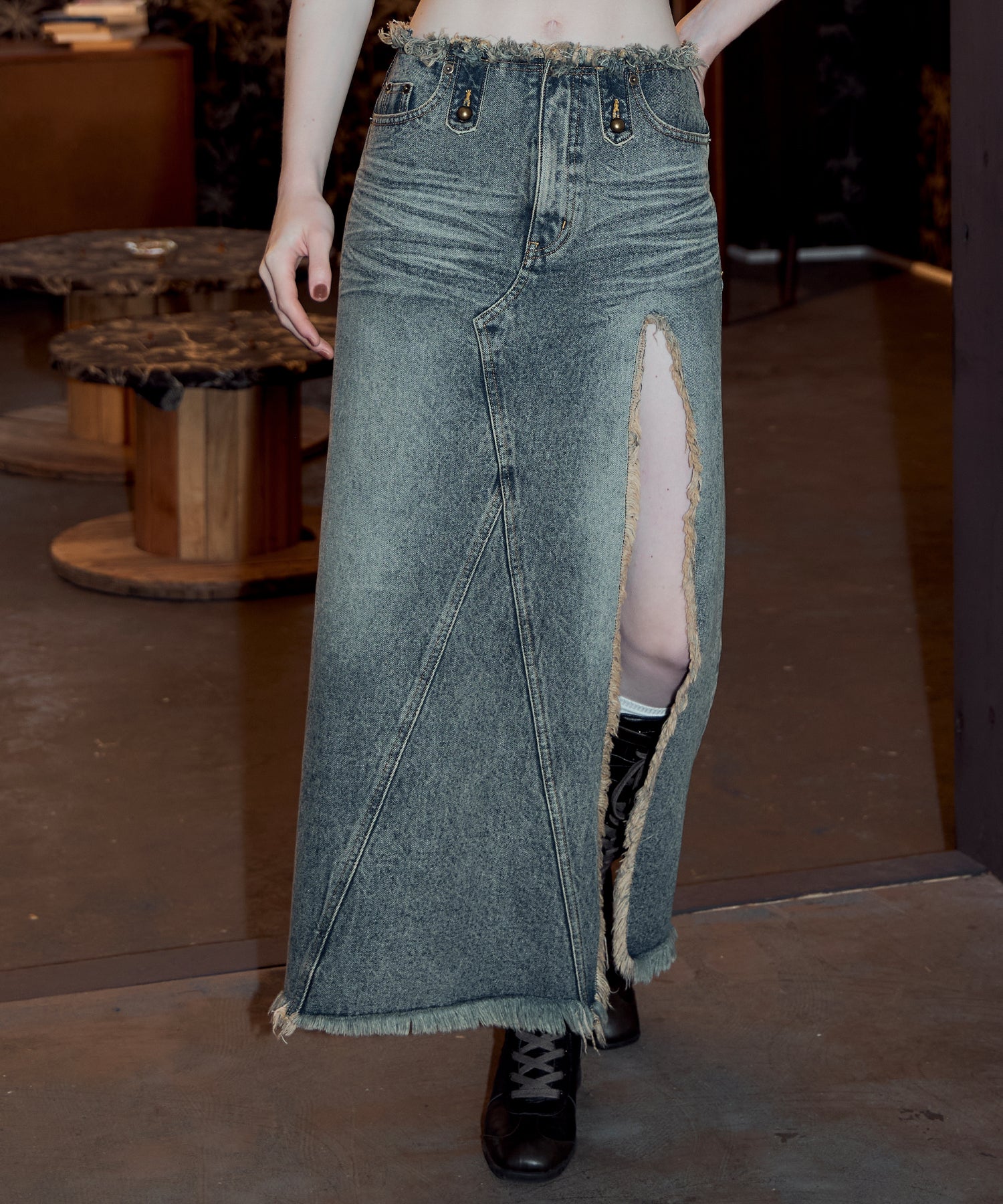 MODEL:174cm/COLOR:LIGHT BLUE/SIZE:M