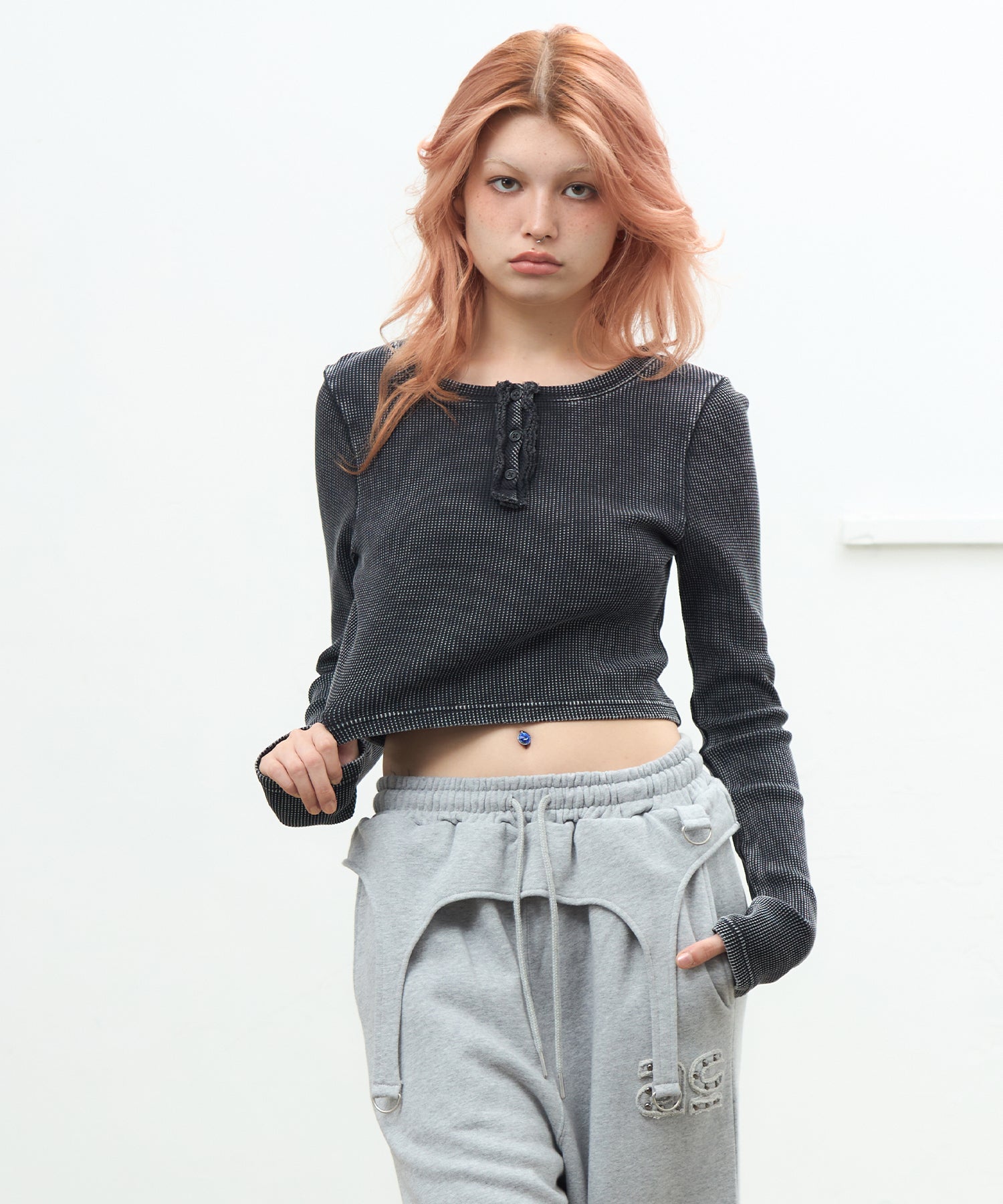 MODEL:170cm/COLOR:BLACK/SIZE:F