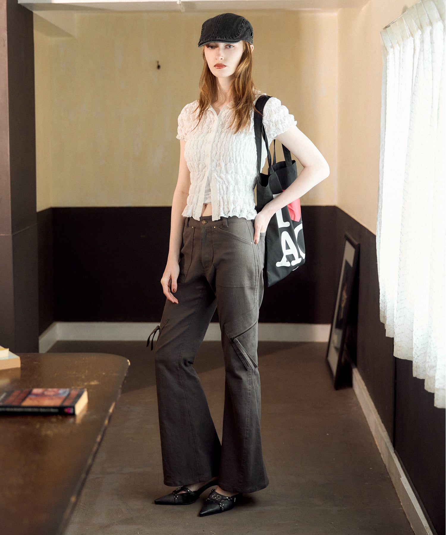 MODEL:174cm/COLOR:WHITE/SIZE:F