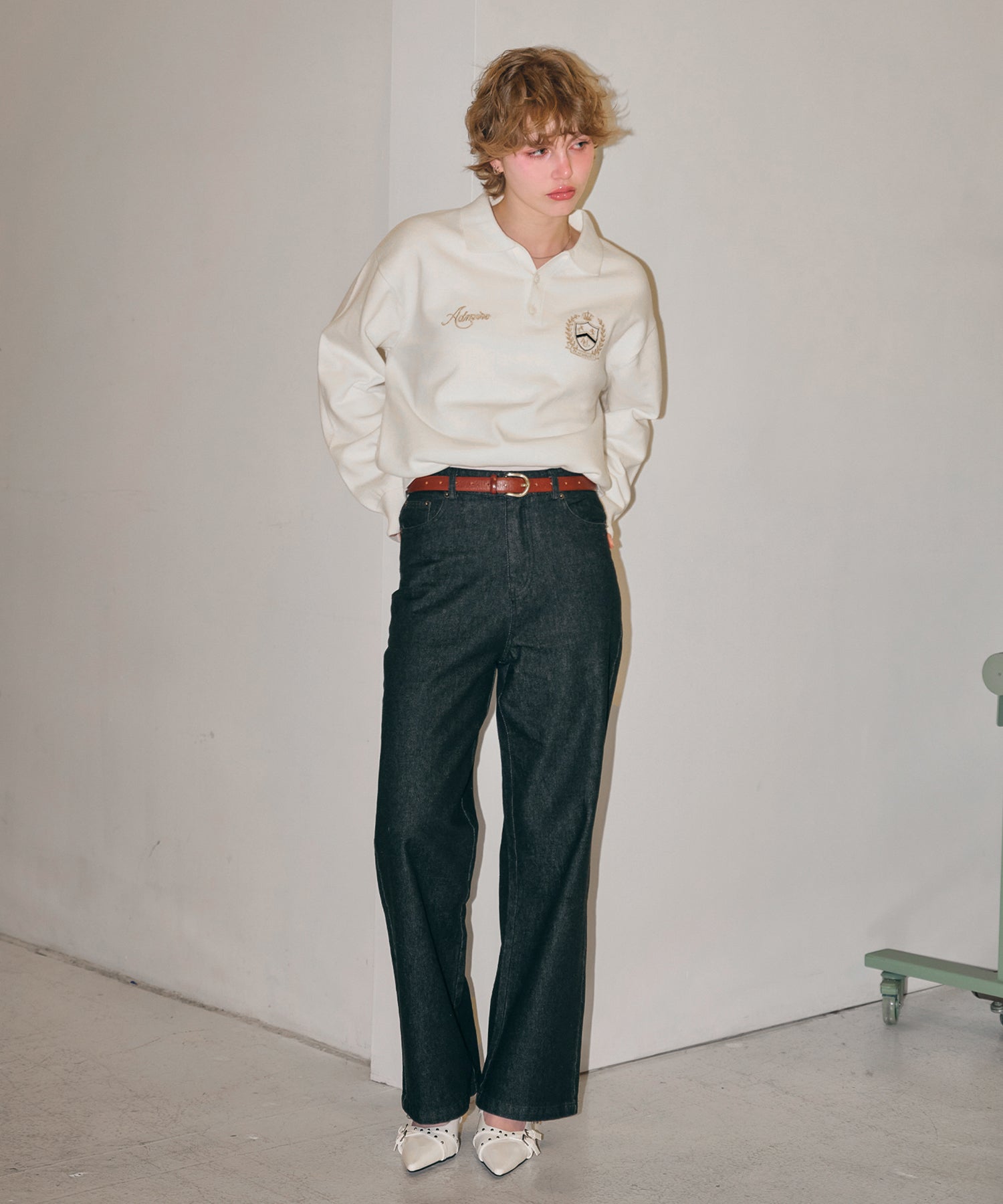 エンブレムロゴステッチニット