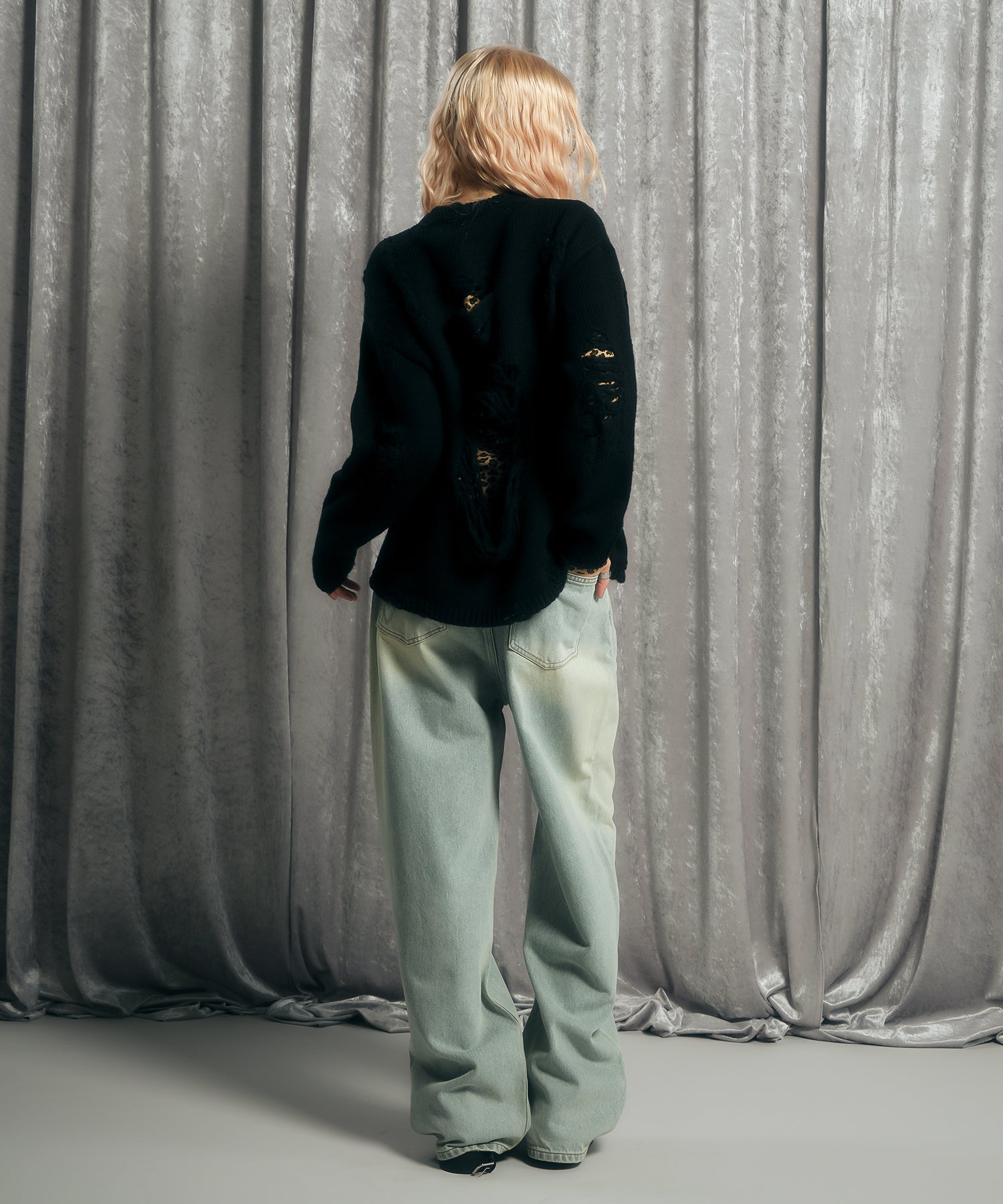 MODEL:170cm/COLOR:BLACK/SIZE:F