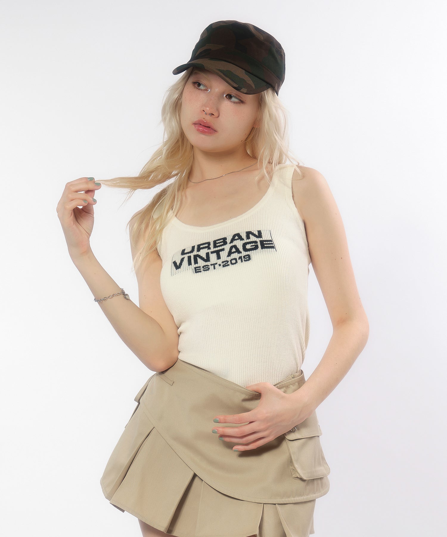 MODEL:170cm/COLOR:WHITE/SIZE:F