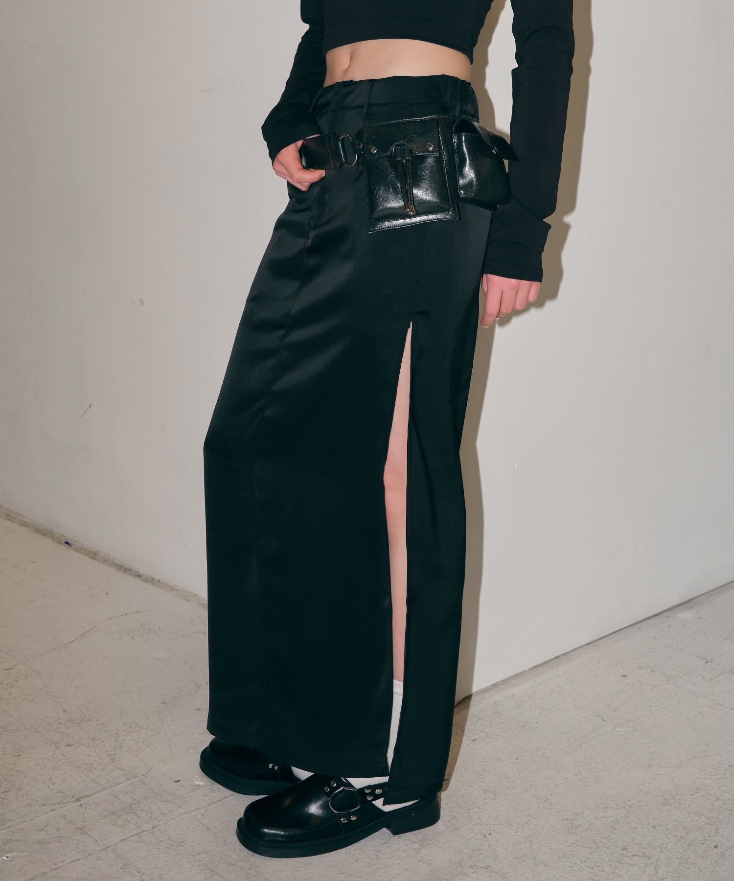 MODEL:170cm/COLOR:BLACK/SIZE:F