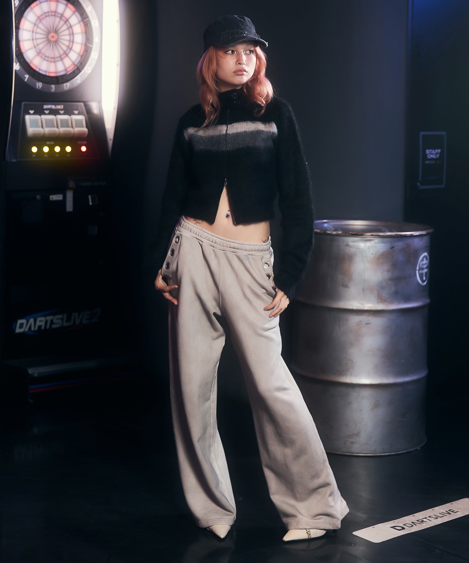 MODEL:170cm/COLOR:BLACK/SIZE:F