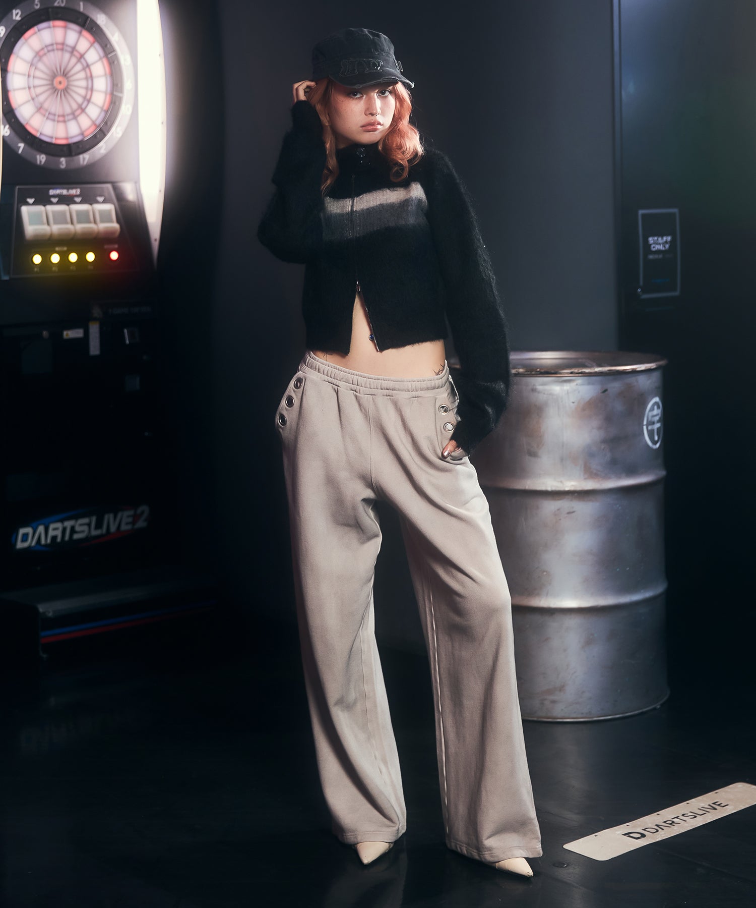 MODEL:170cm/COLOR:BLACK/SIZE:F