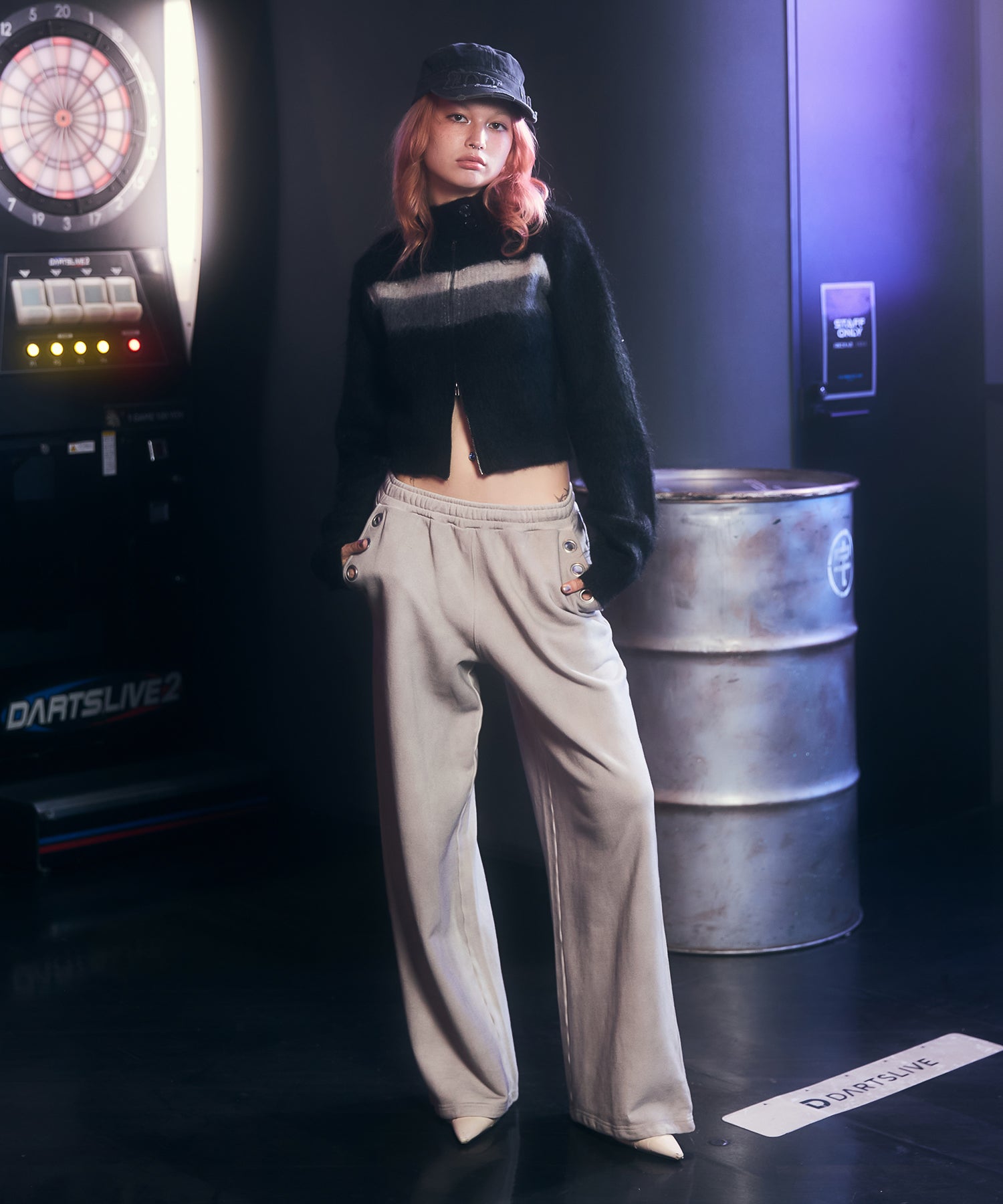 MODEL:170cm/COLOR:BLACK/SIZE:F