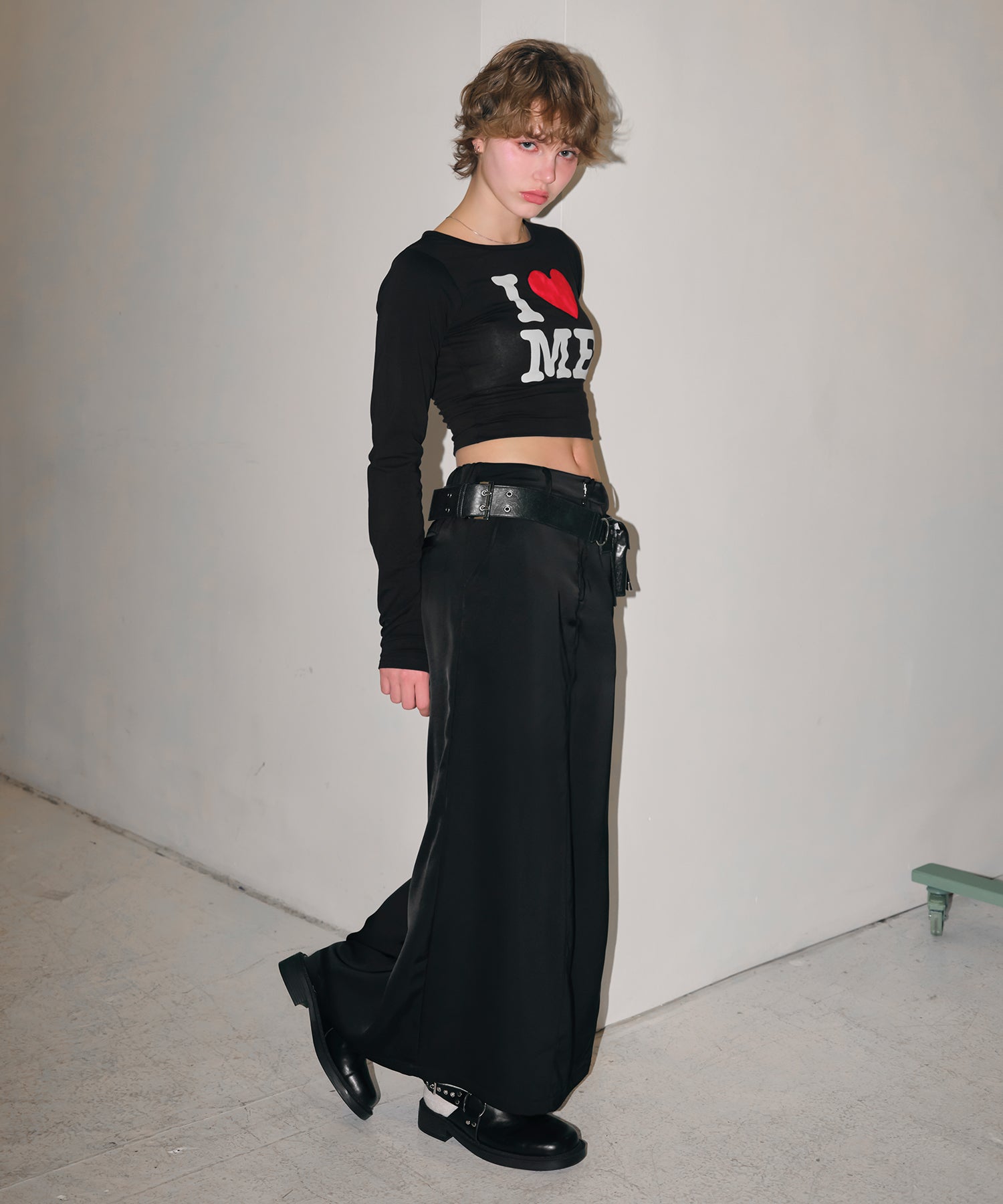 MODEL:170cm/COLOR:BLACK/SIZE:F