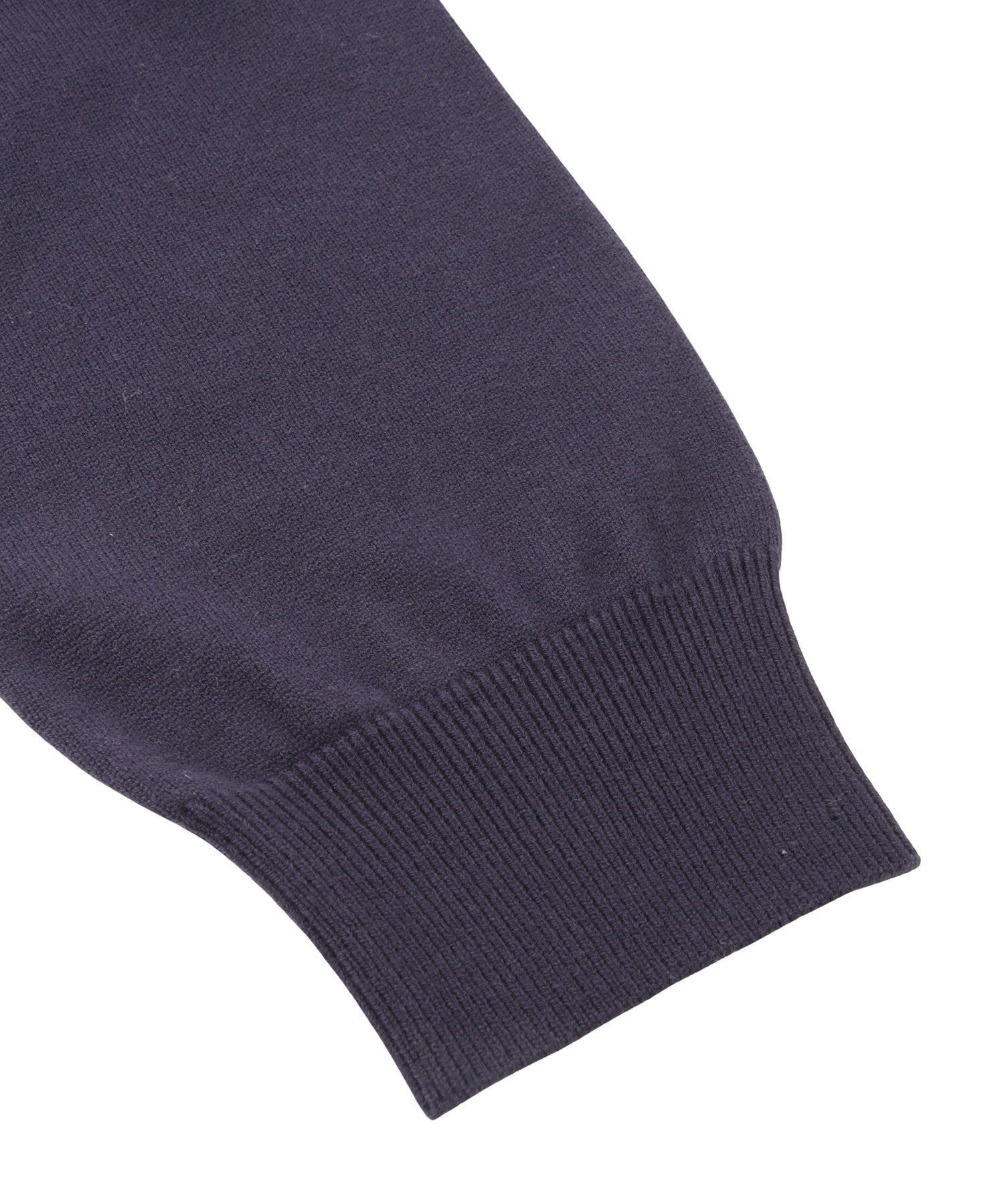 エンブレムロゴステッチニット