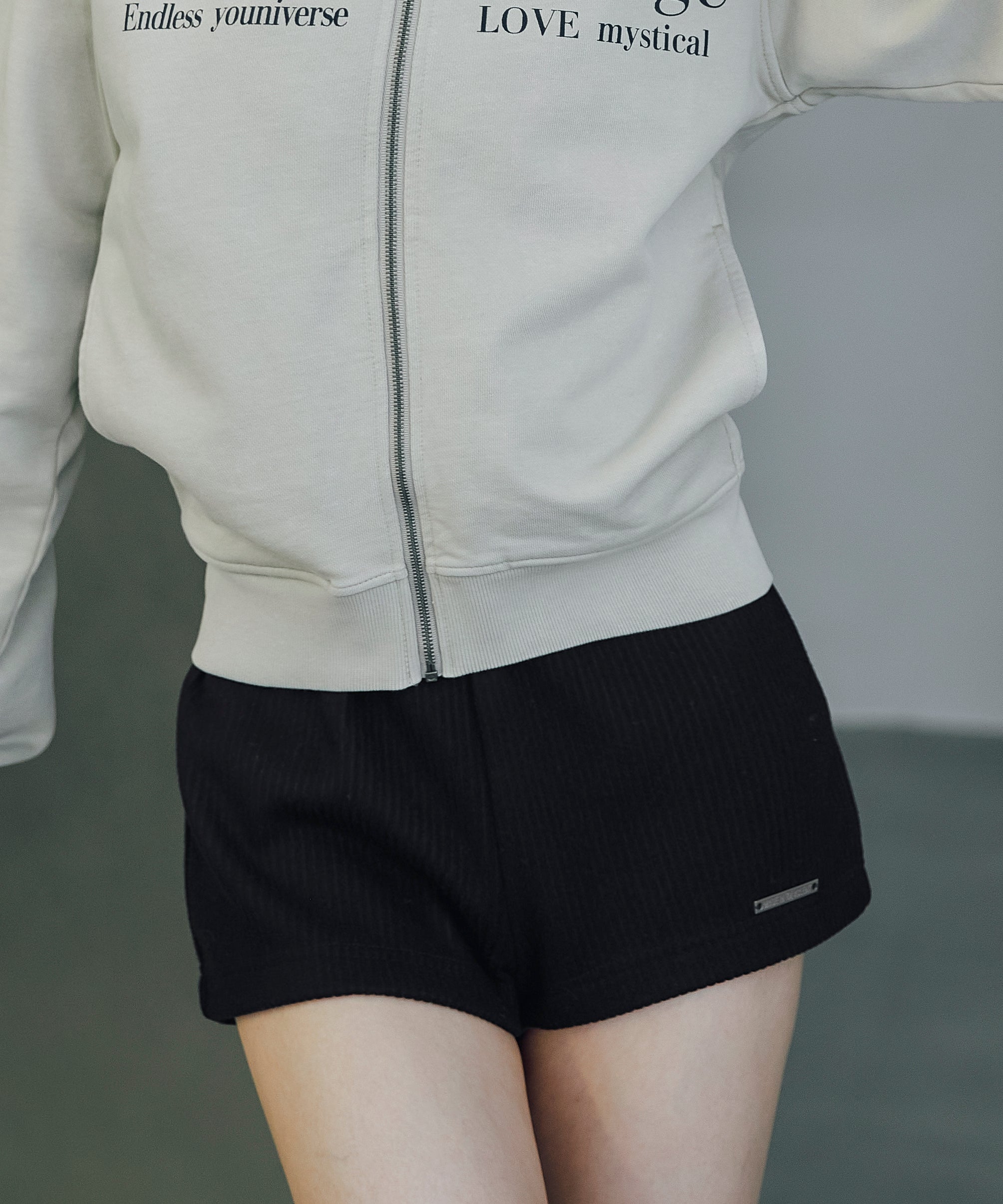 MODEL:170cm/COLOR:BLACK/SIZE:F
