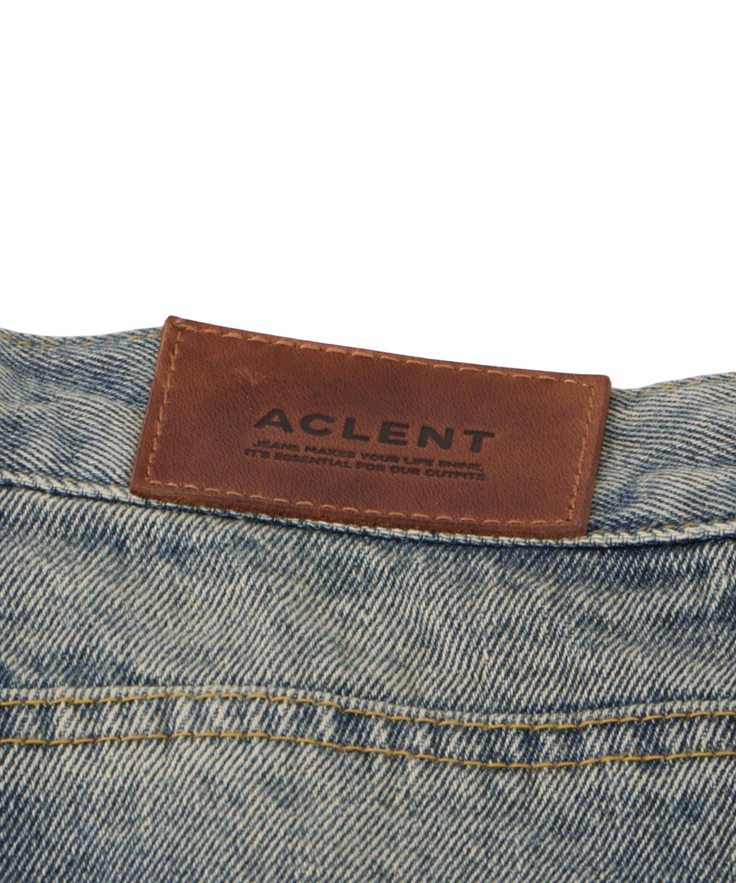 スリットダメージデニム