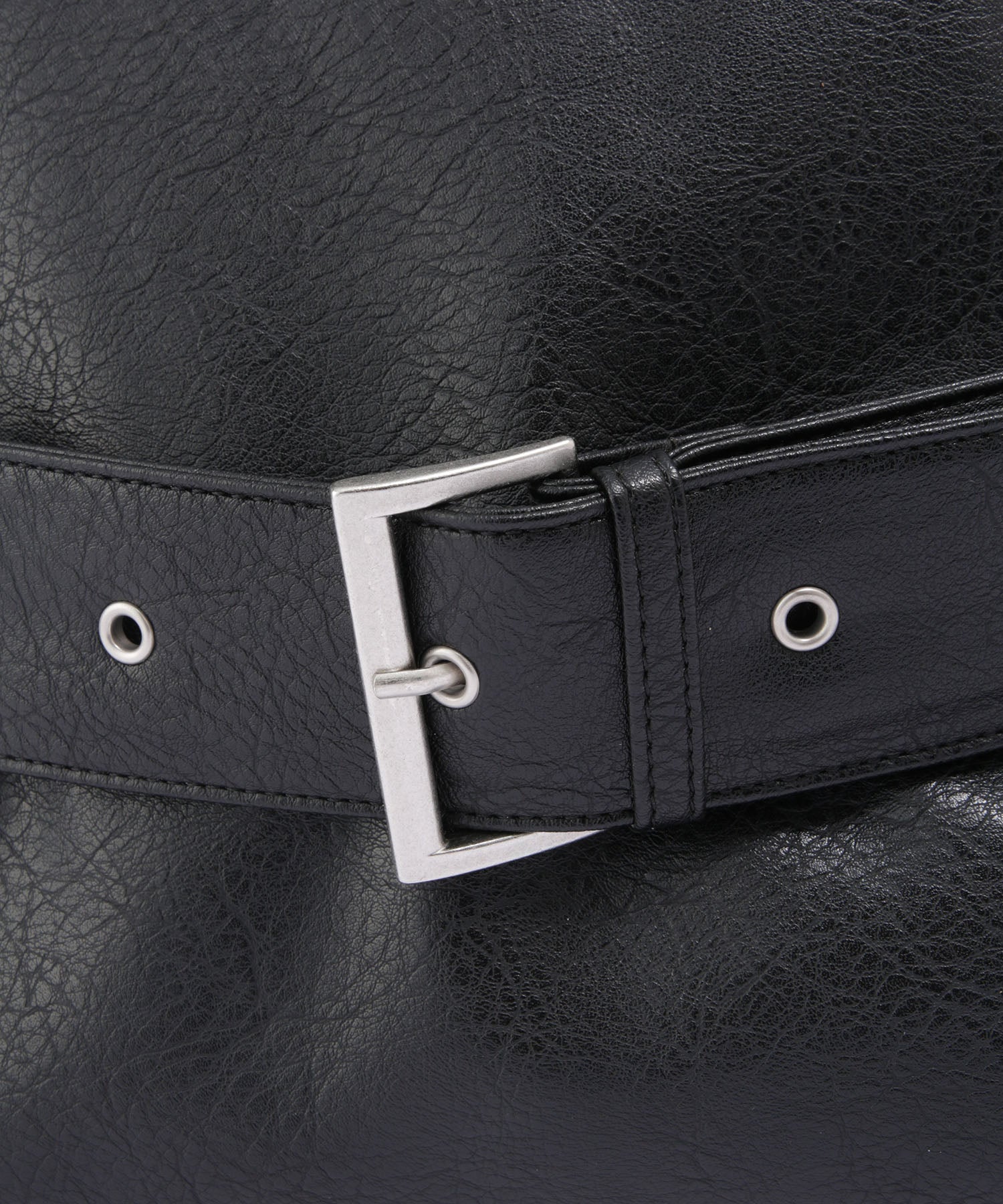 ベルトディティールワンハンドルショルダーバッグ