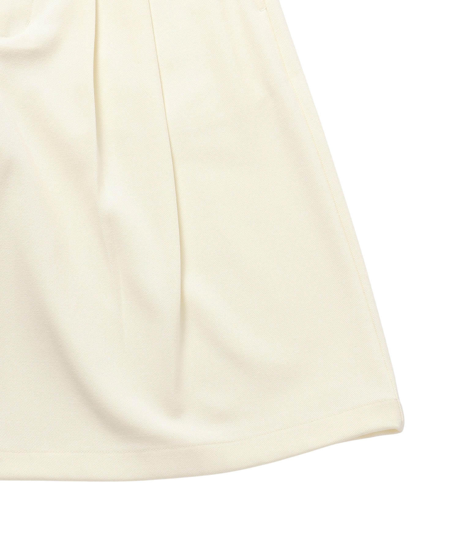 Two tuck J/W bermuda pants