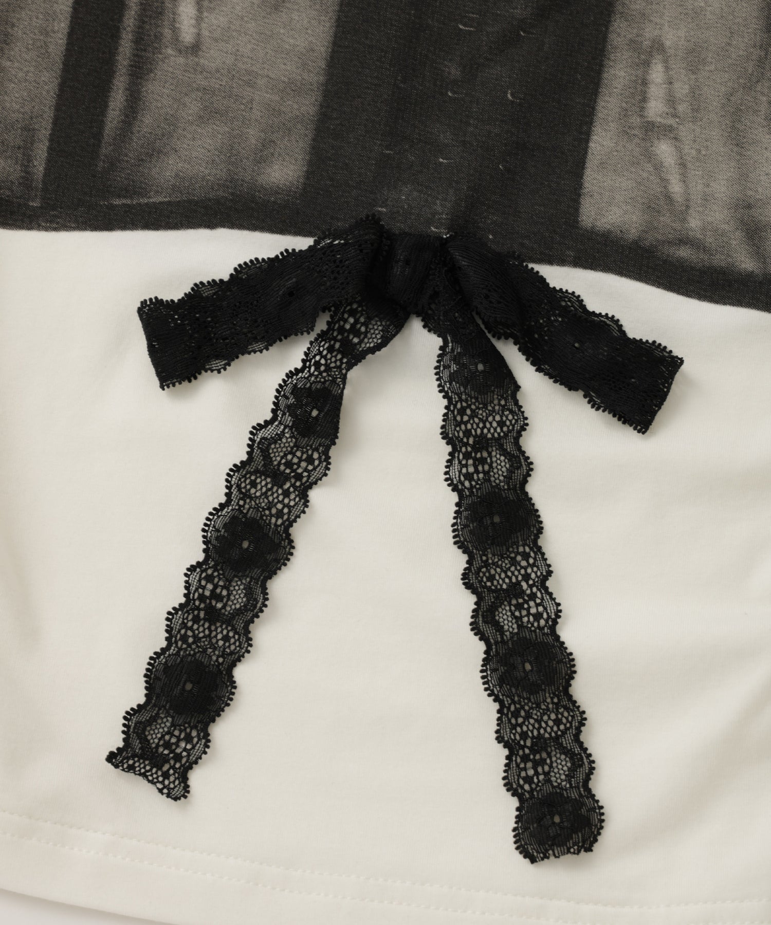 Lingerie Trompe l’œil Tee