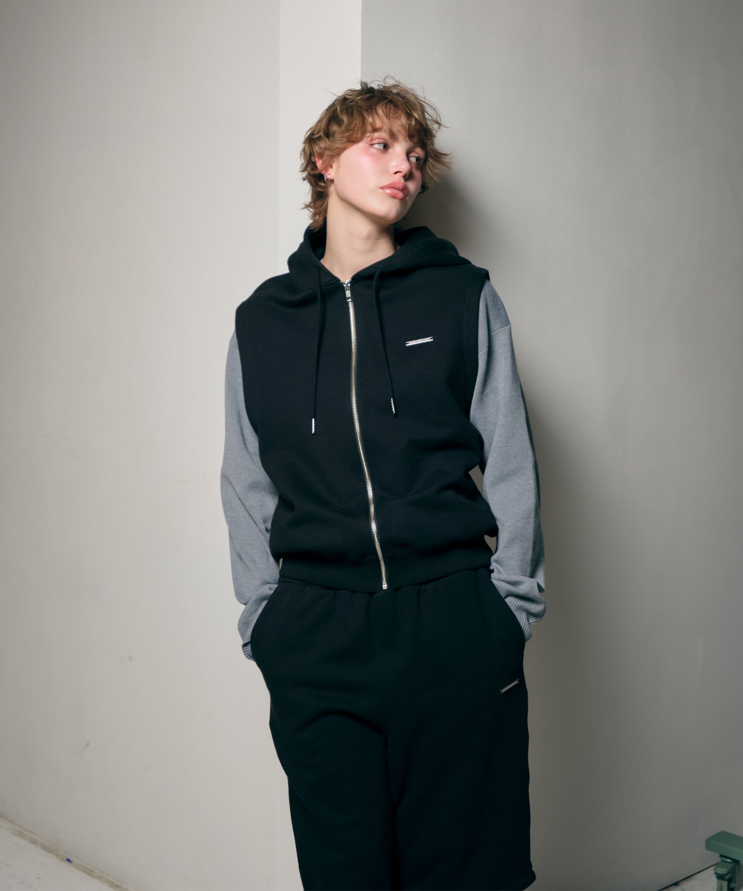 MODEL:170cm/COLOR:BLACK/SIZE:F