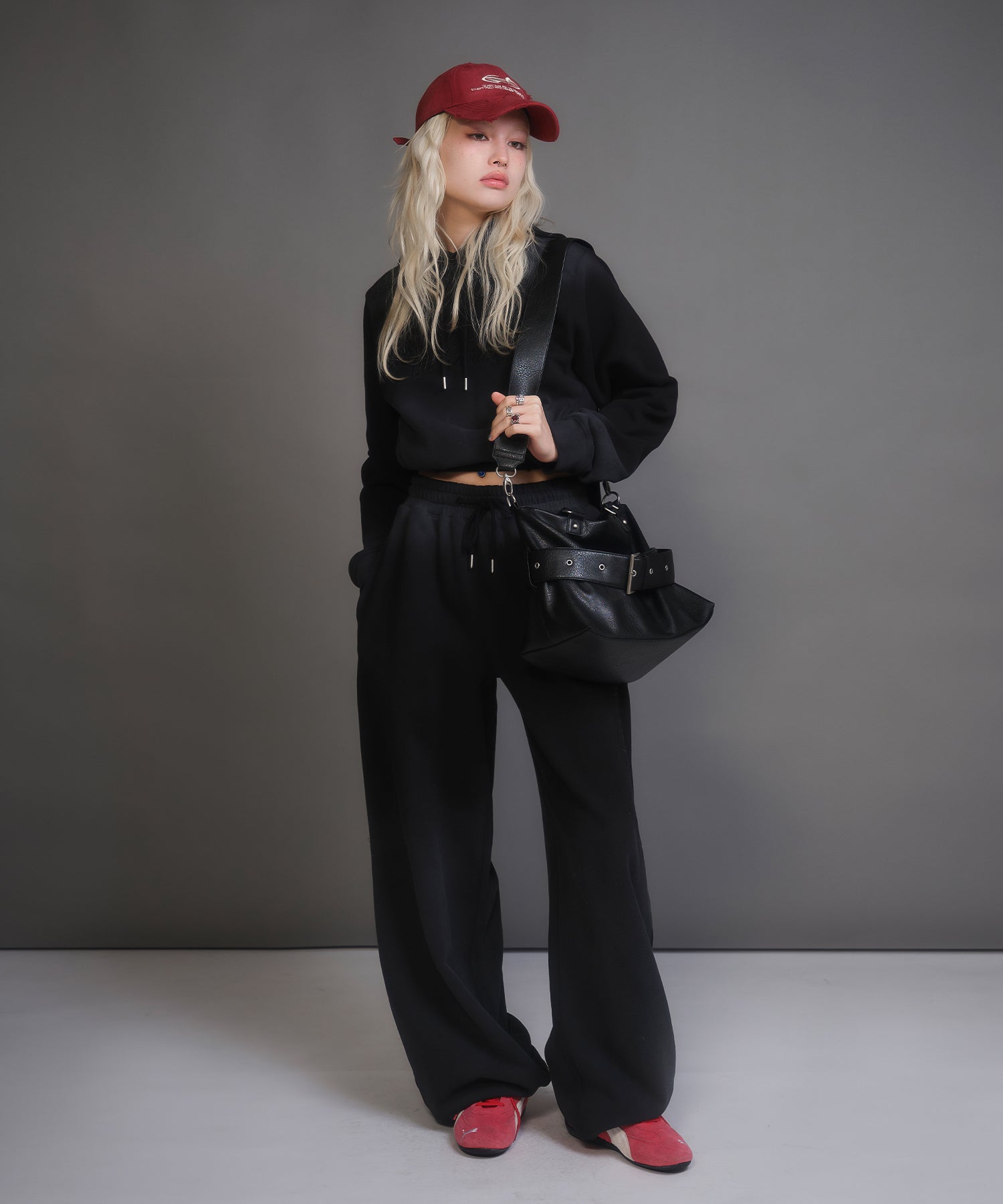 MODEL:170cm/COLOR:BLACK/SIZE:F