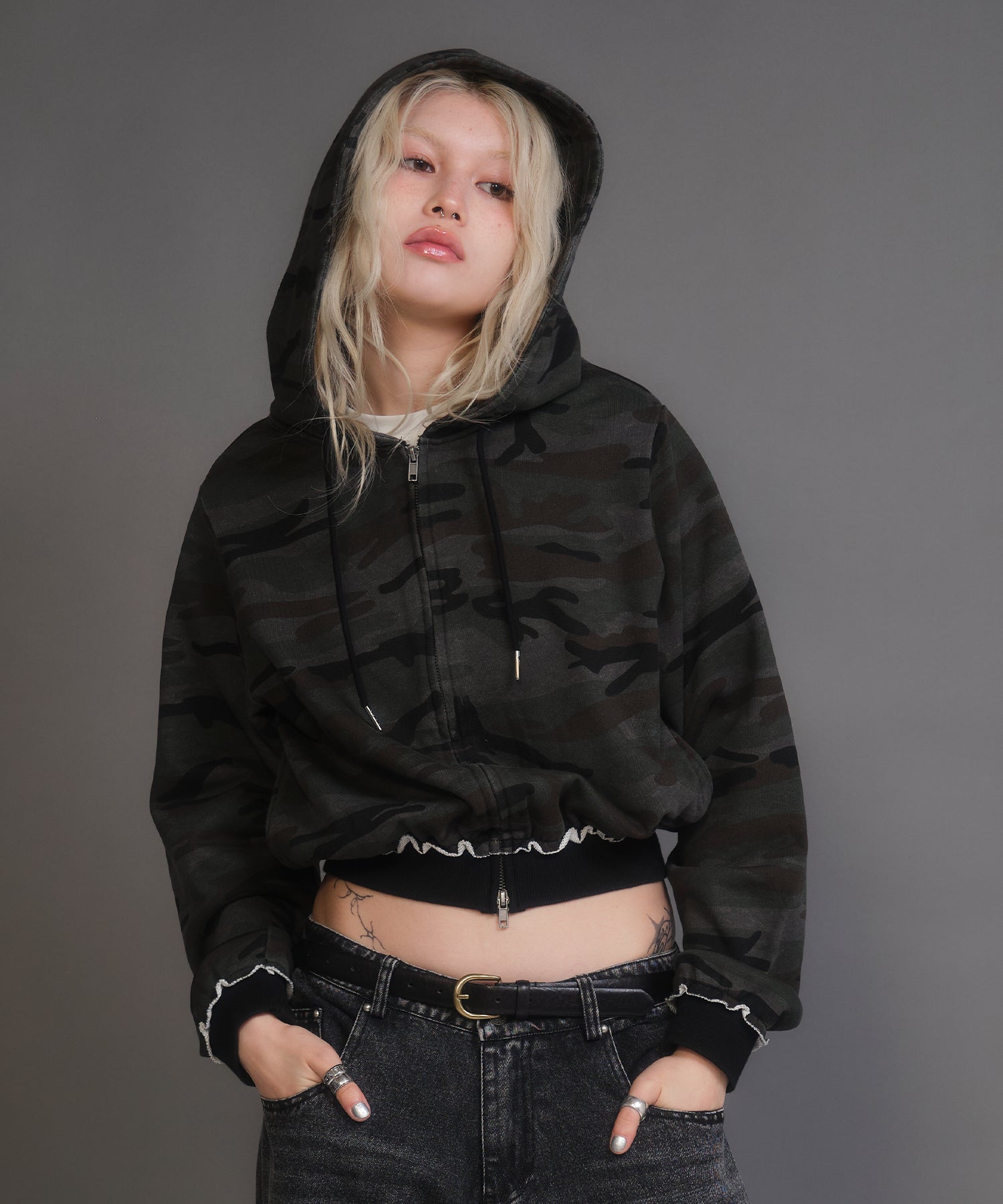 MODEL:170cm/COLOR:BLACK/SIZE:F