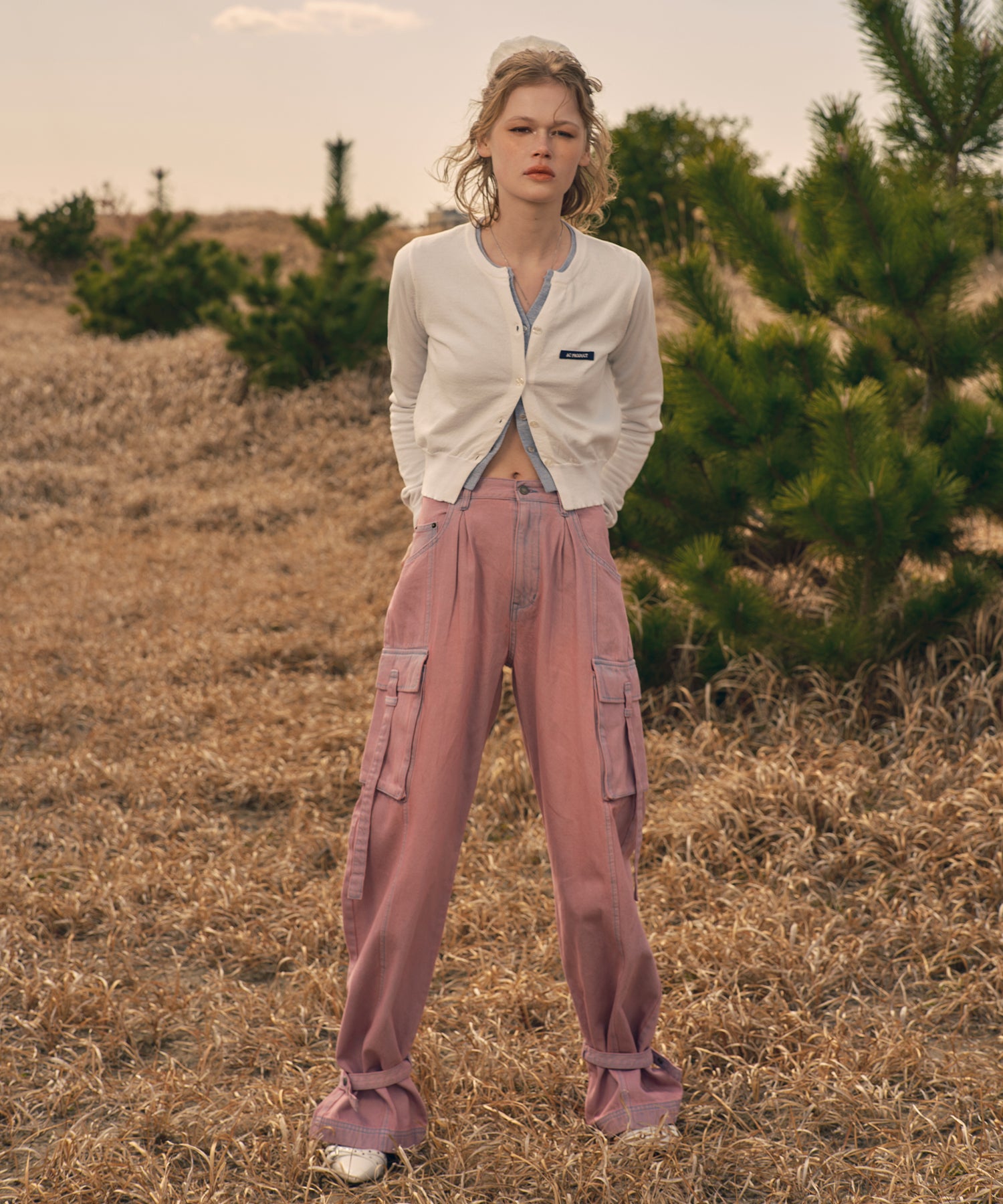 MODEL:173cm/COLOR:WHITE/SIZE:F