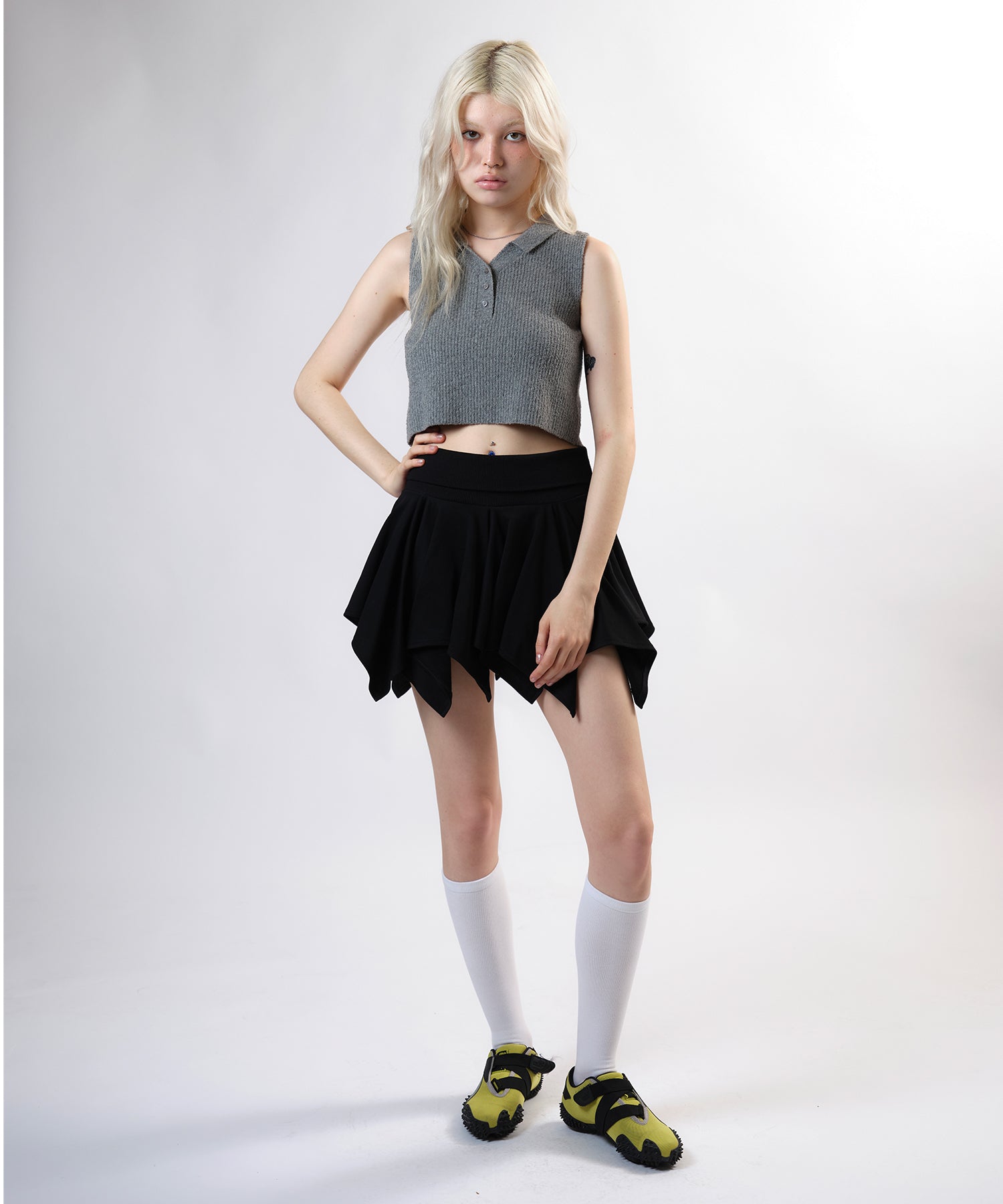 MODEL:170cm/COLOR:BLACK/SIZE:F