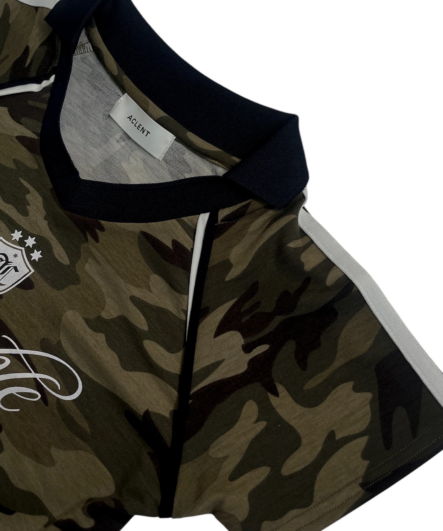 Compact uniform tee