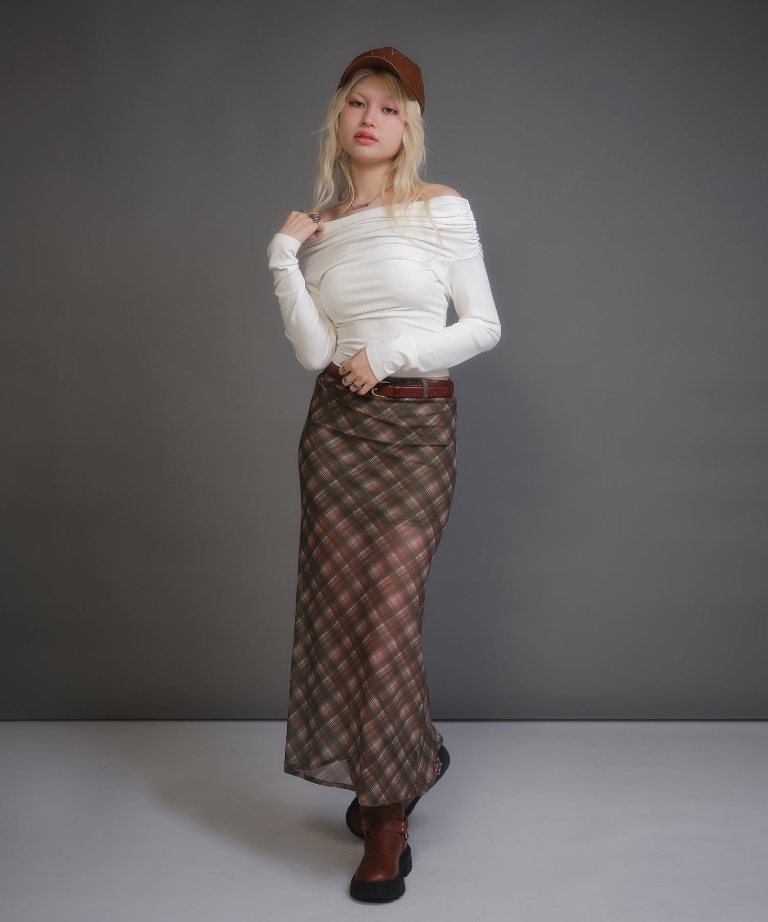 MODEL:170cm/COLOR:WHITE/SIZE:F