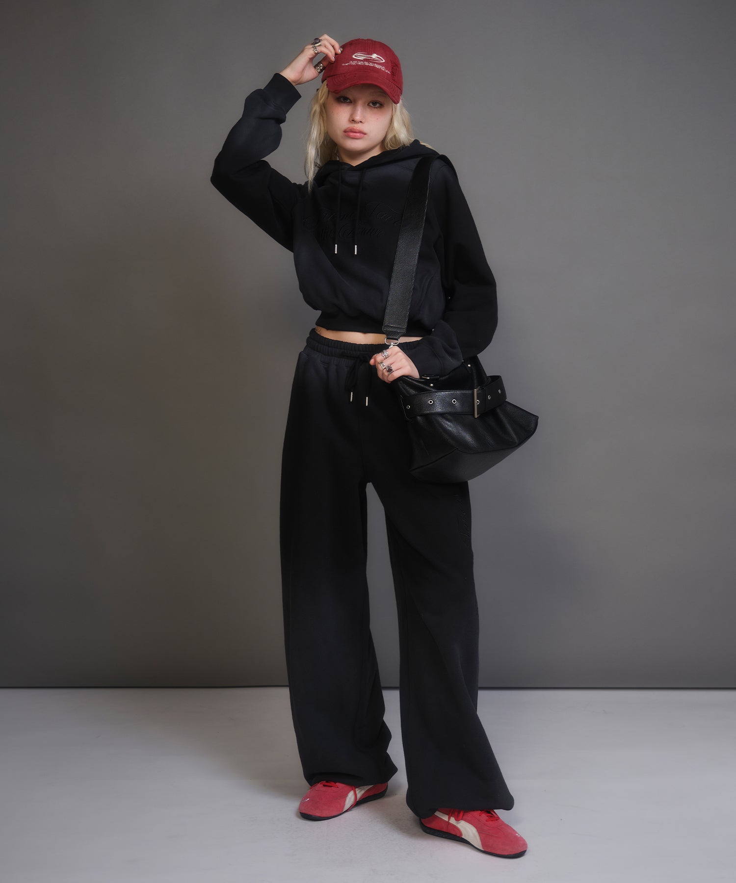 MODEL:170cm/COLOR:BLACK/SIZE:F