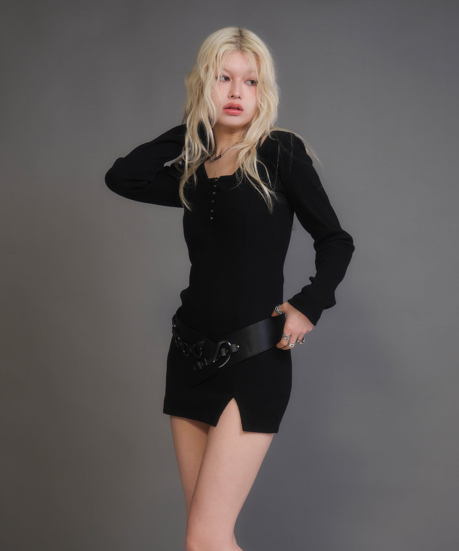 MODEL:170cm/COLOR:BLACK/SIZE:F