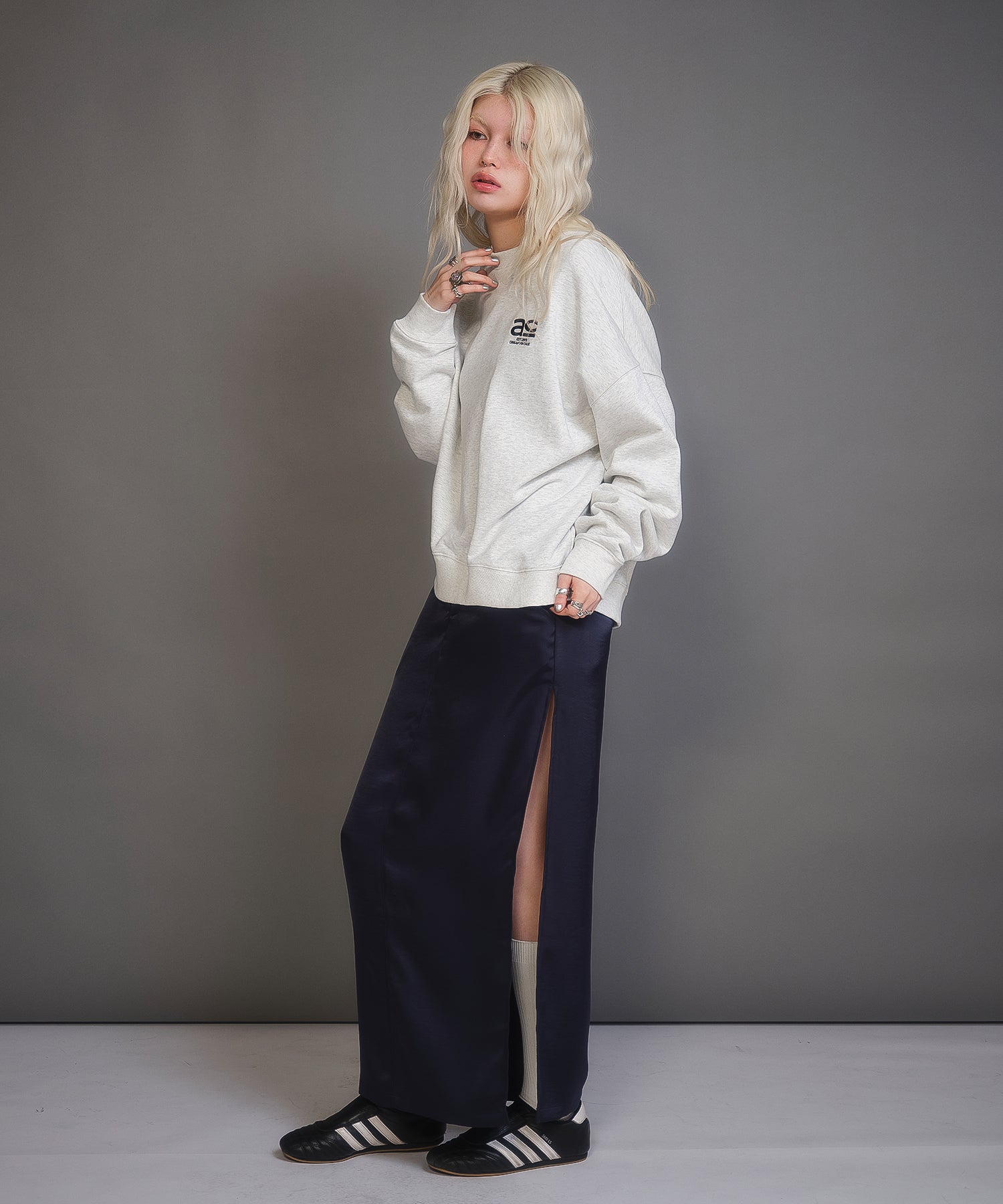 MODEL:170cm/COLOR:WHITE/SIZE:F