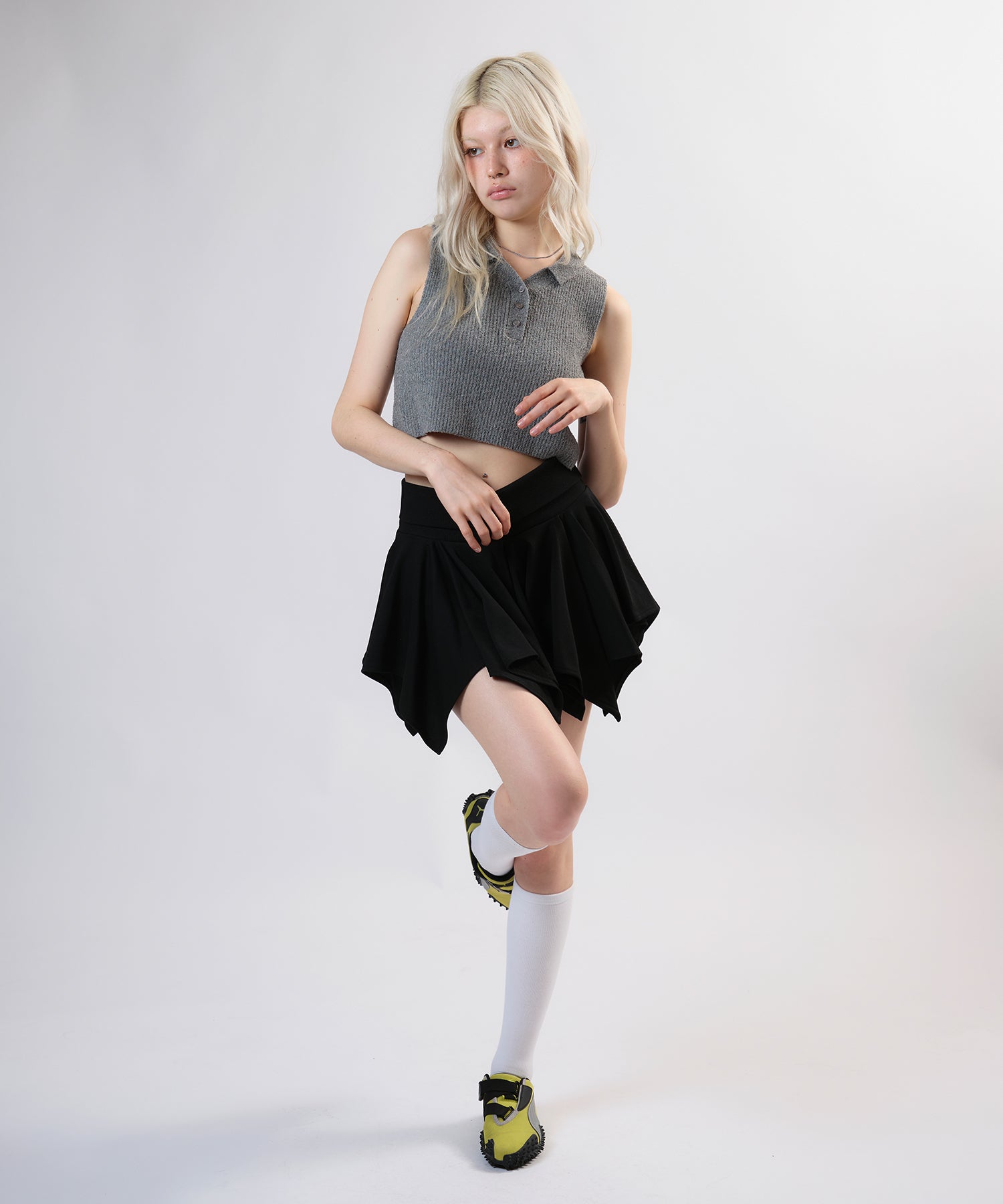 MODEL:170cm/COLOR:BLACK/SIZE:F