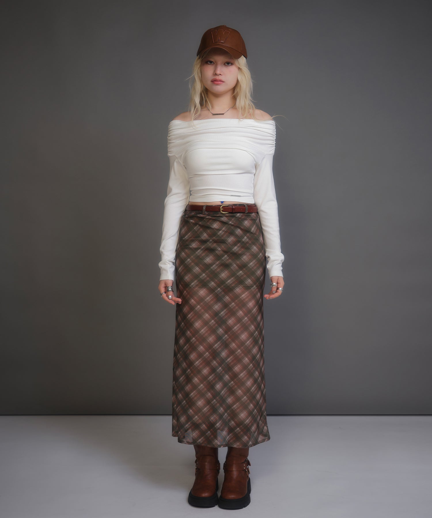 MODEL:170cm/COLOR:WHITE/SIZE:F