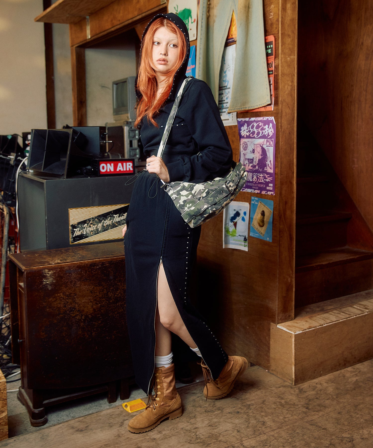 MODEL:170cm/COLOR:BLACK/SIZE:F
