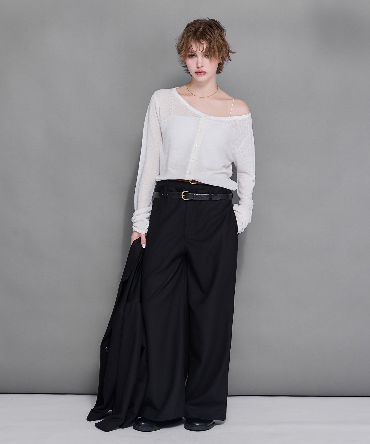 MODEL:170cm/COLOR:WHITE/SIZE:F