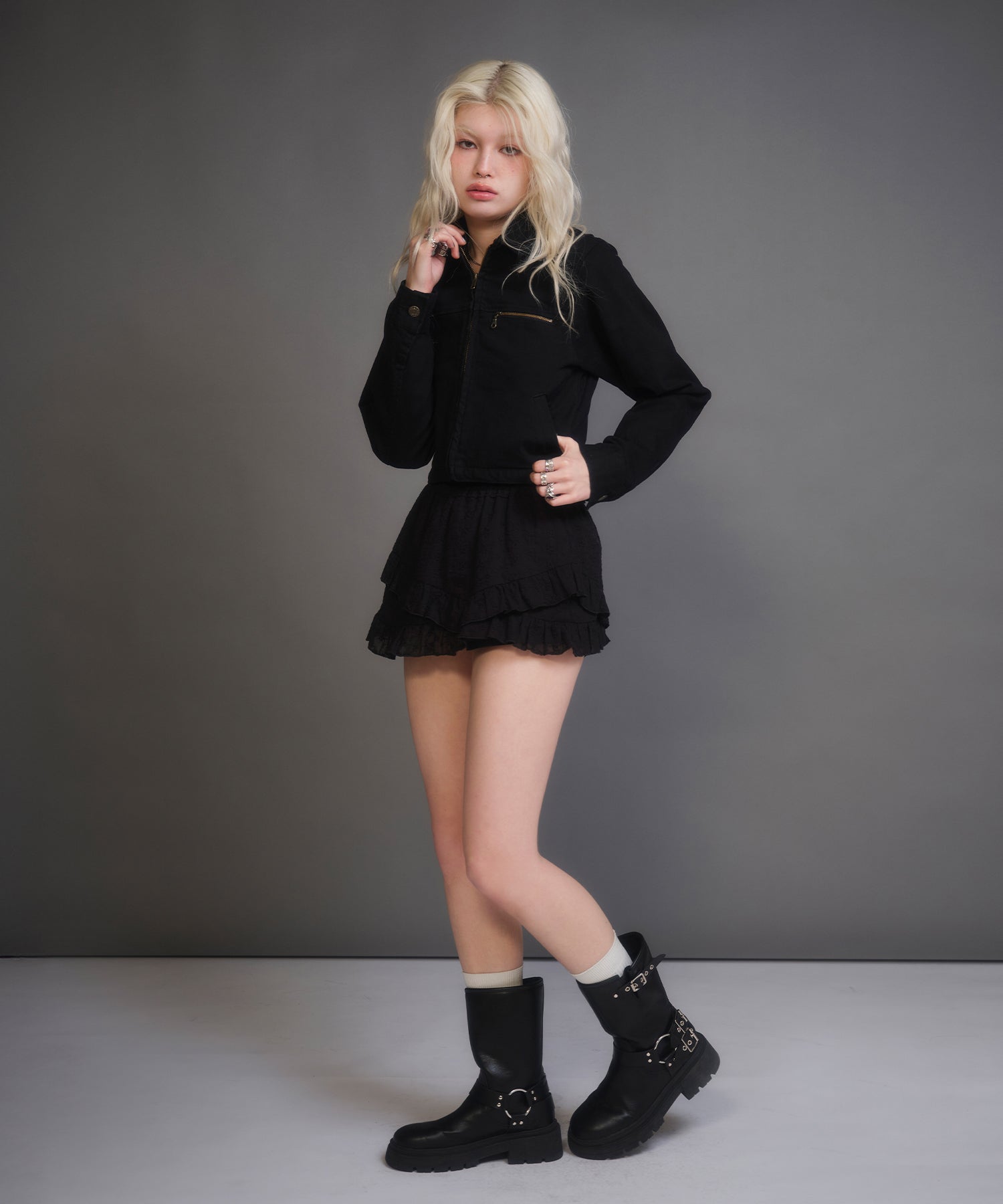 MODEL:170cm/COLOR:BLACK/SIZE:F