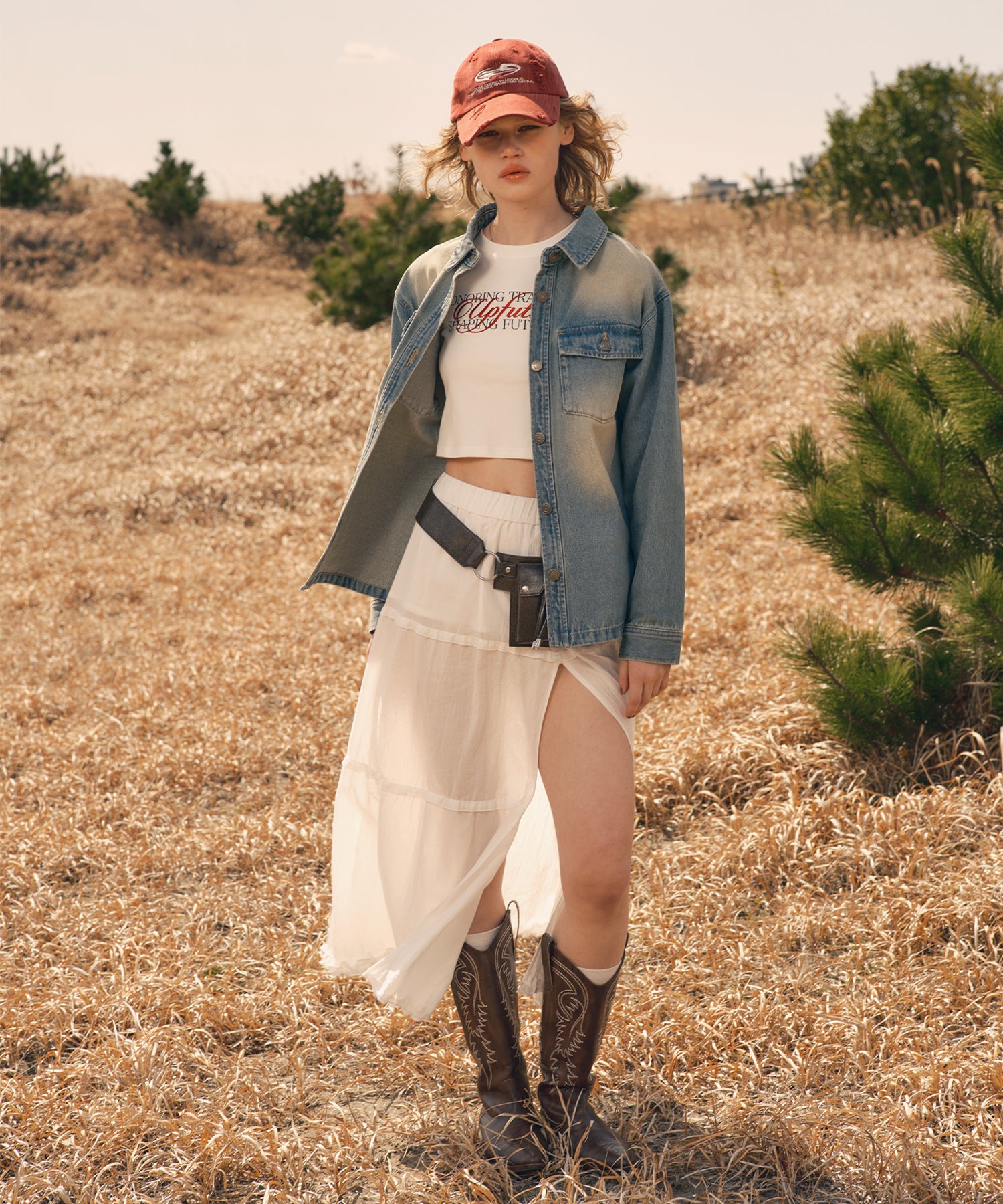 MODEL:173cm/COLOR:WHITE/SIZE:F