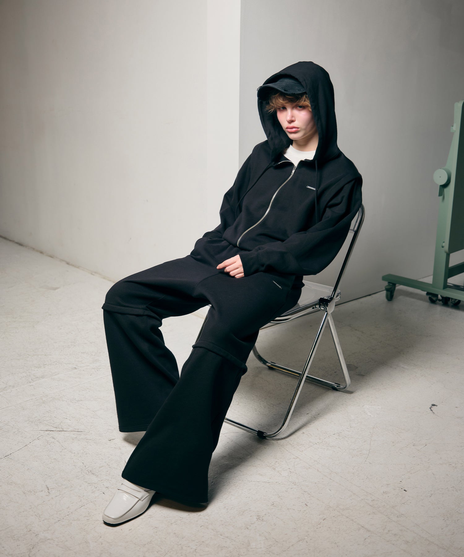 MODEL:170cm/COLOR:BLACK/SIZE:F