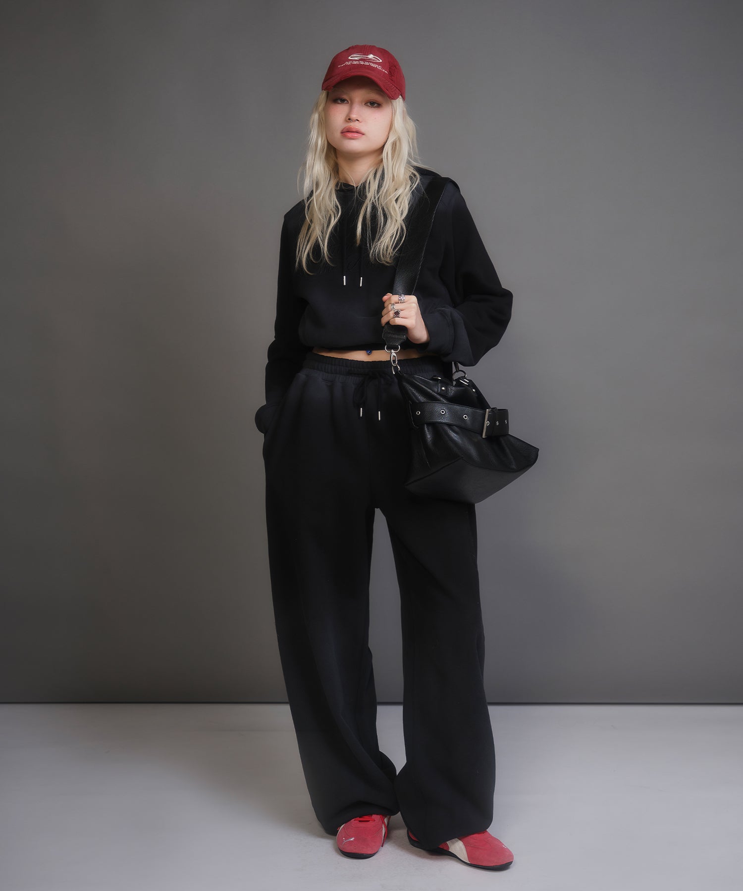 MODEL:170cm/COLOR:BLACK/SIZE:F