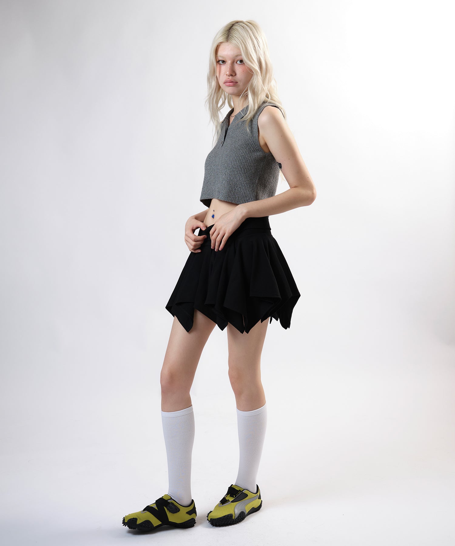 MODEL:170cm/COLOR:BLACK/SIZE:F