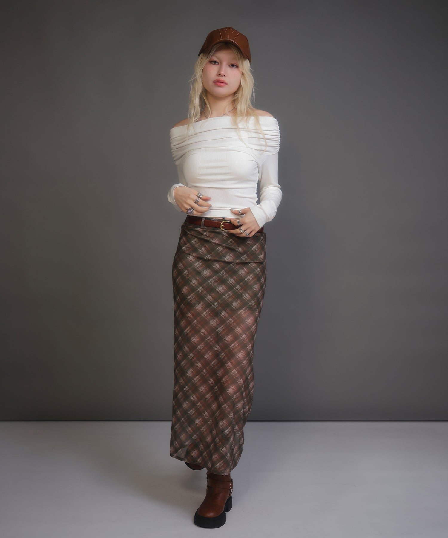 MODEL:170cm/COLOR:WHITE/SIZE:F