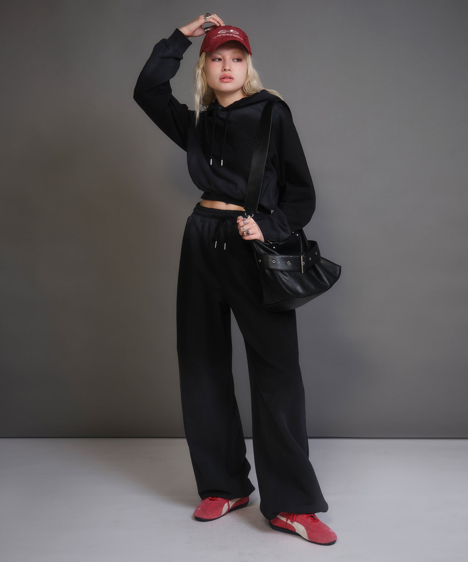 MODEL:170cm/COLOR:BLACK/SIZE:F