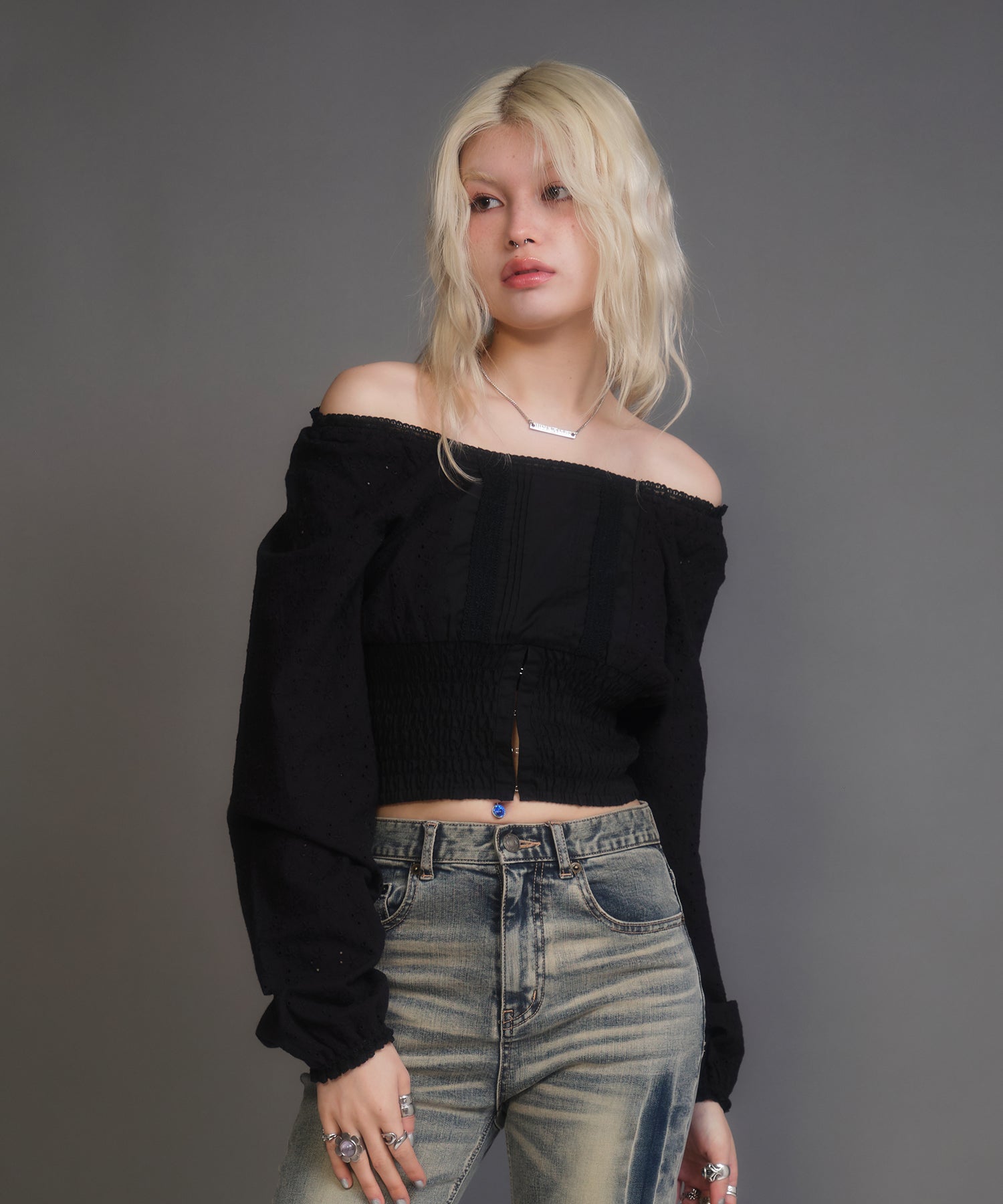 MODEL:170cm/COLOR:BLACK/SIZE:F